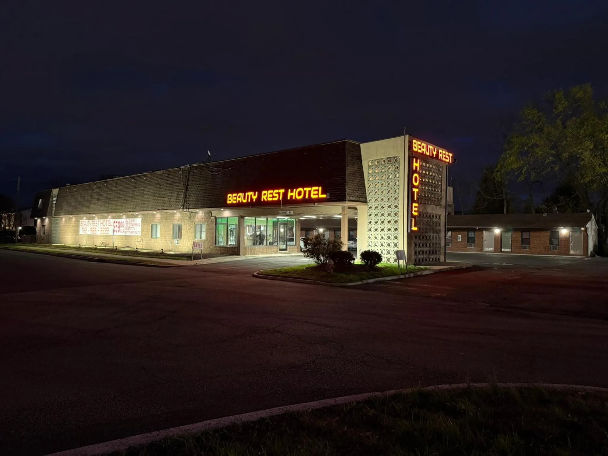 Property building in Beauty Rest Hotel