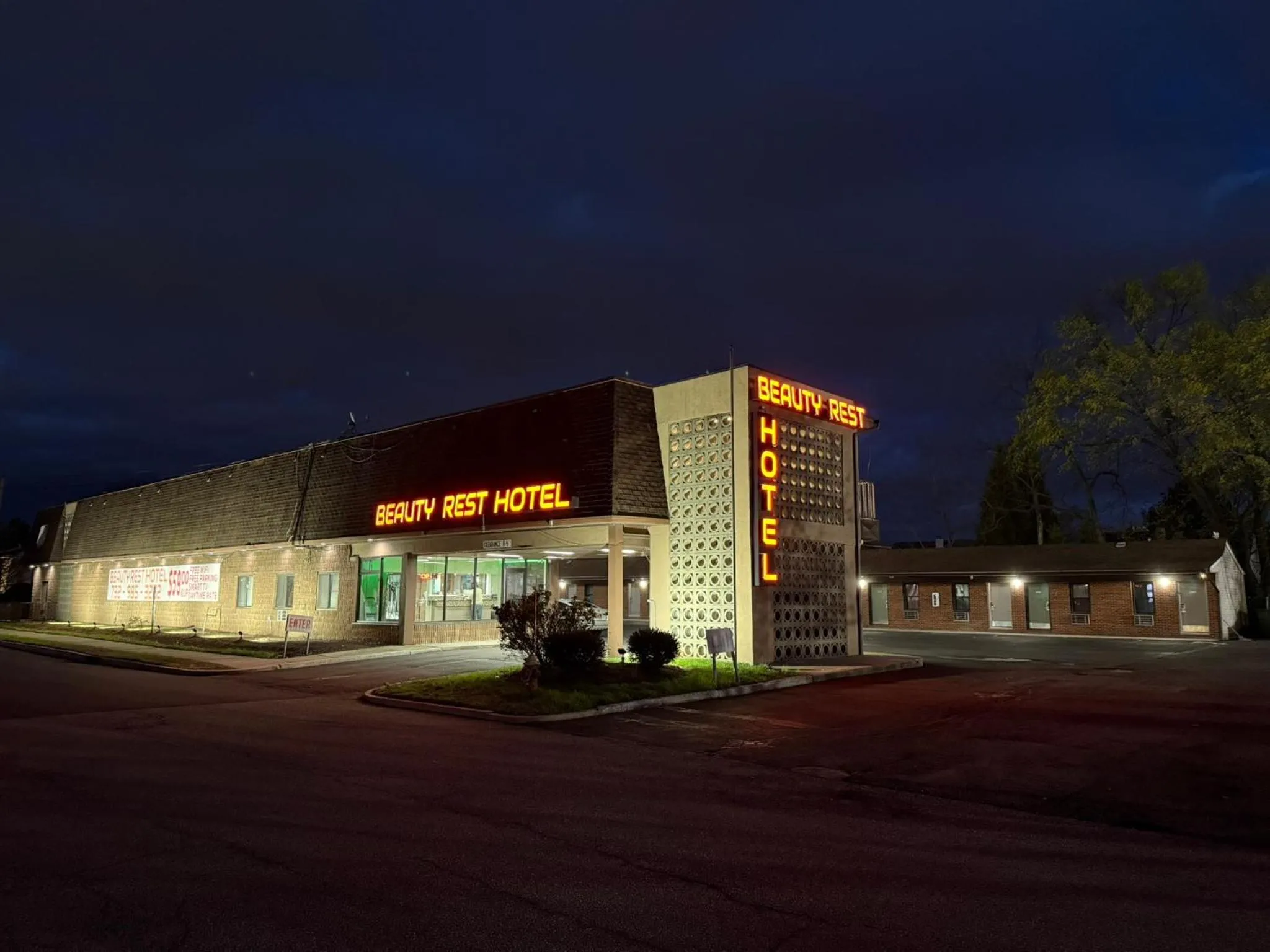 Property building in Beauty Rest Hotel