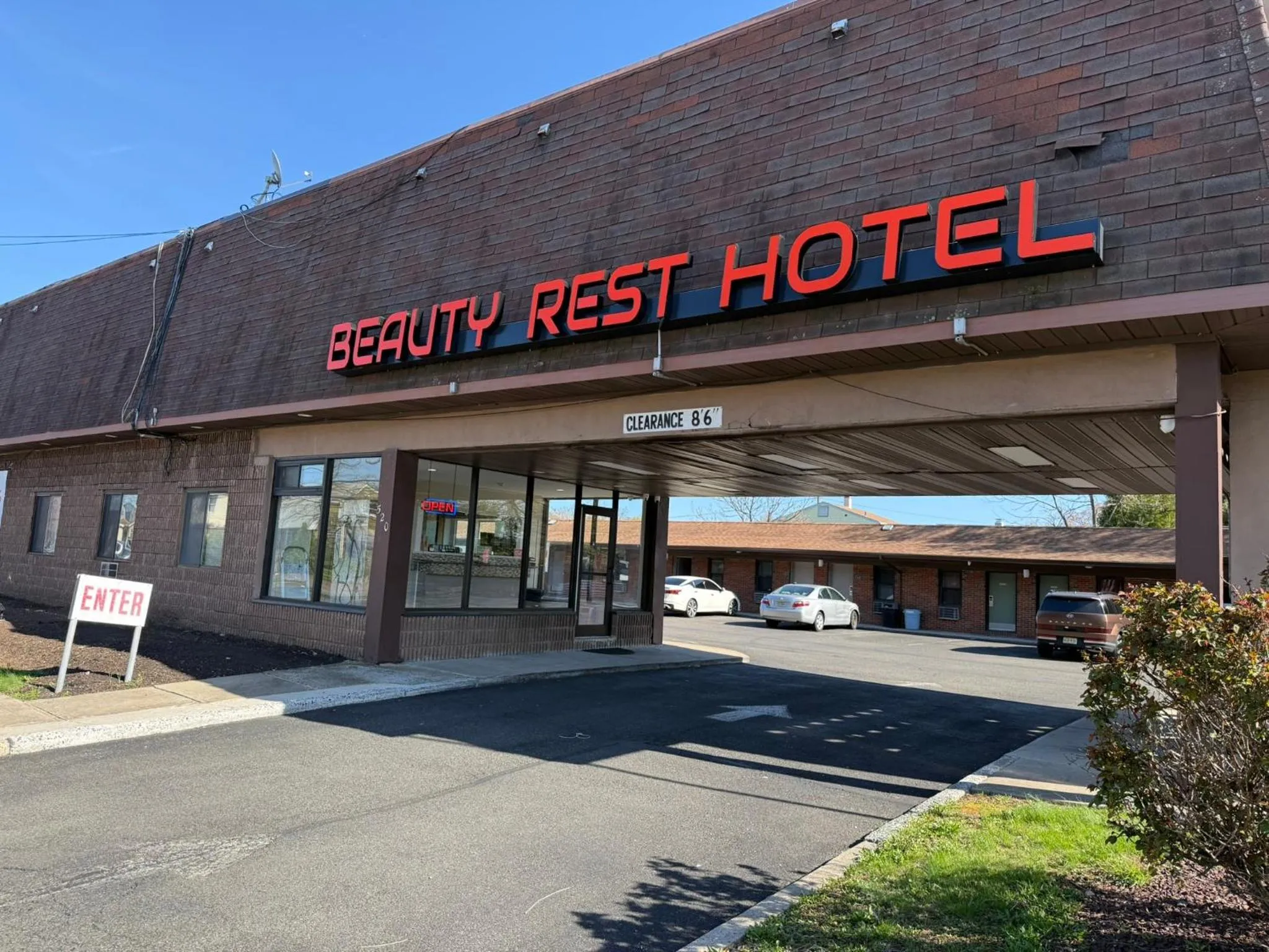 Facade/entrance in Beauty Rest Hotel
