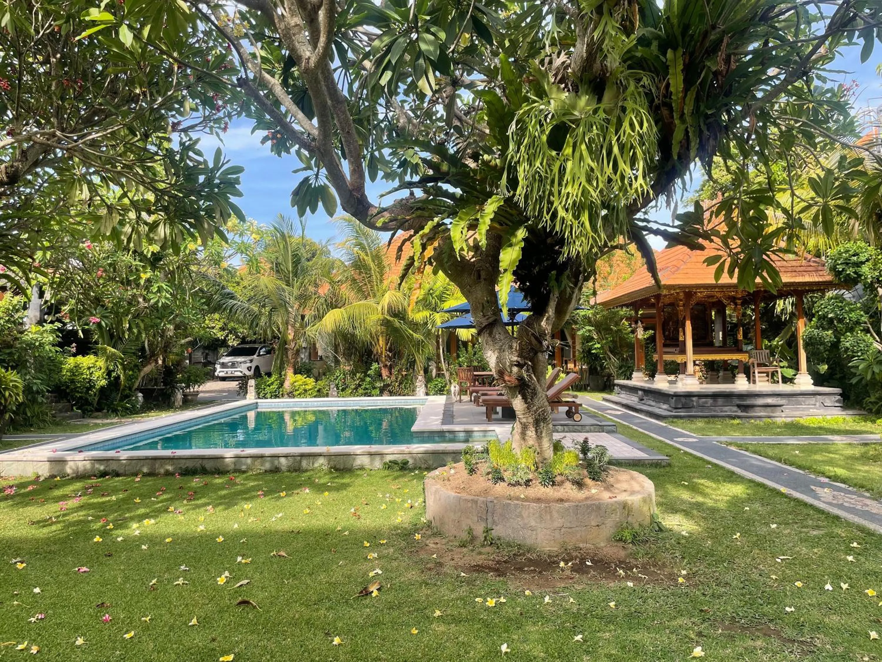 Swimming pool in Graha Madesimon