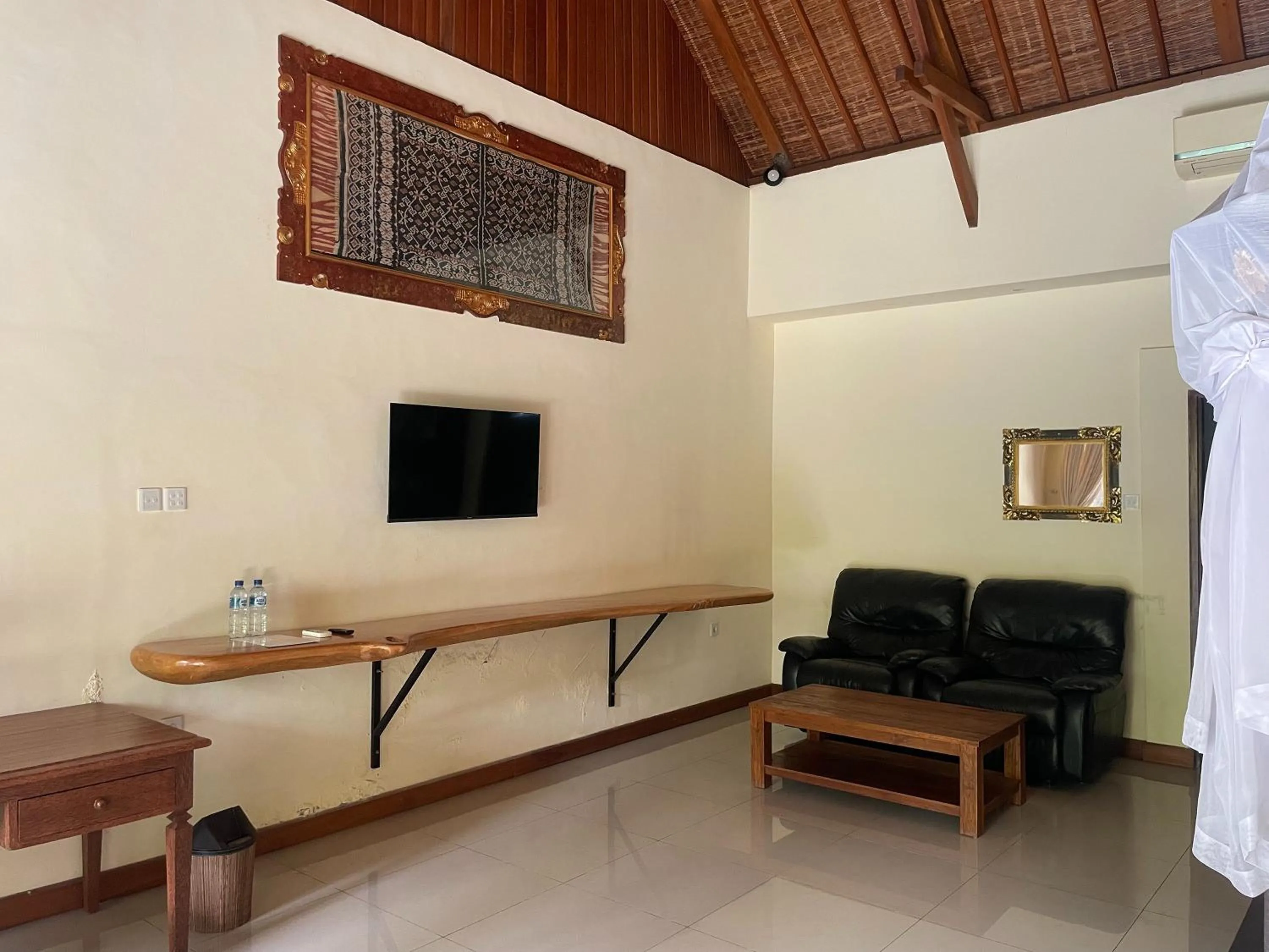 TV and multimedia in Graha Madesimon