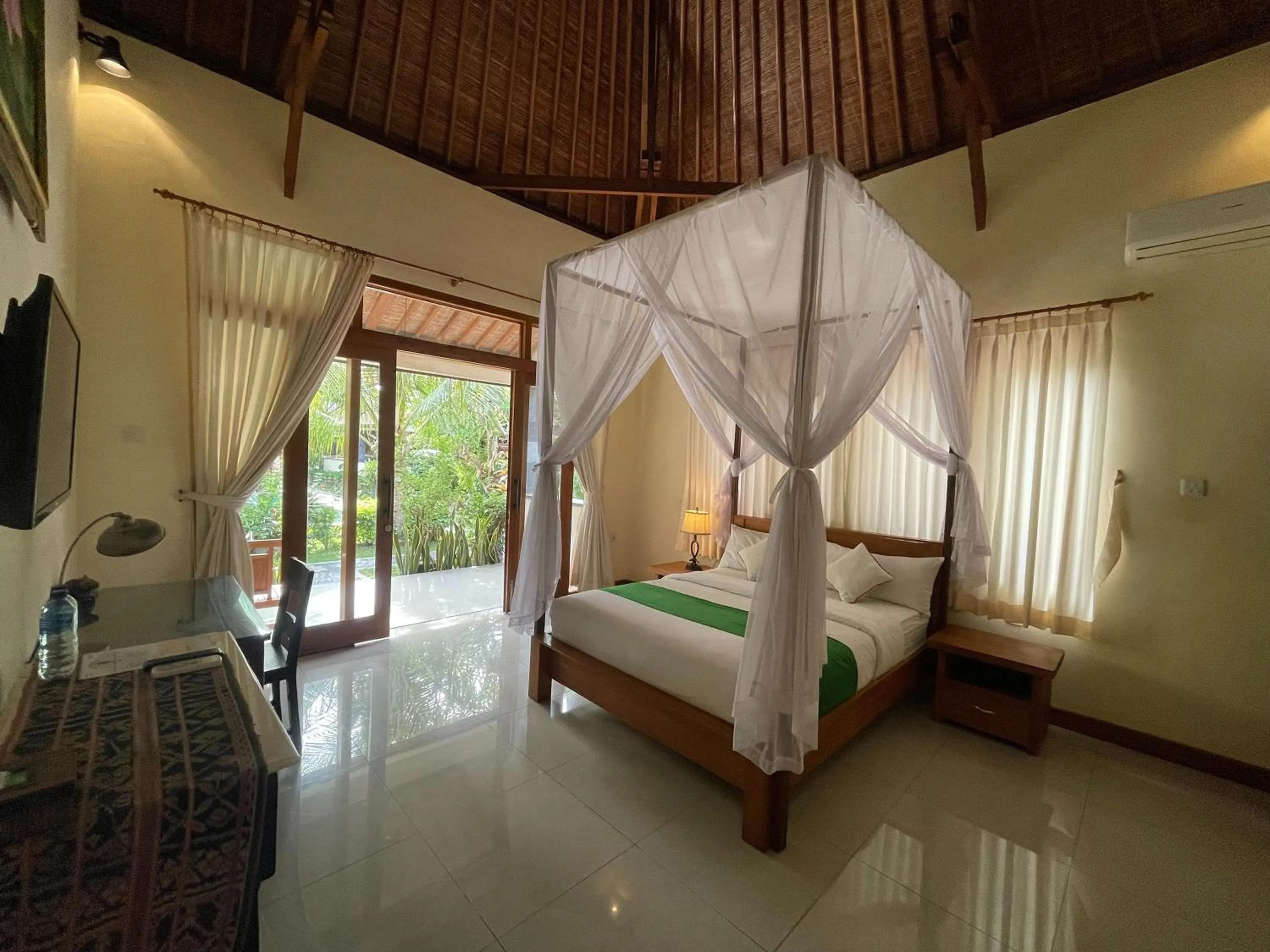 Bed in Graha Madesimon