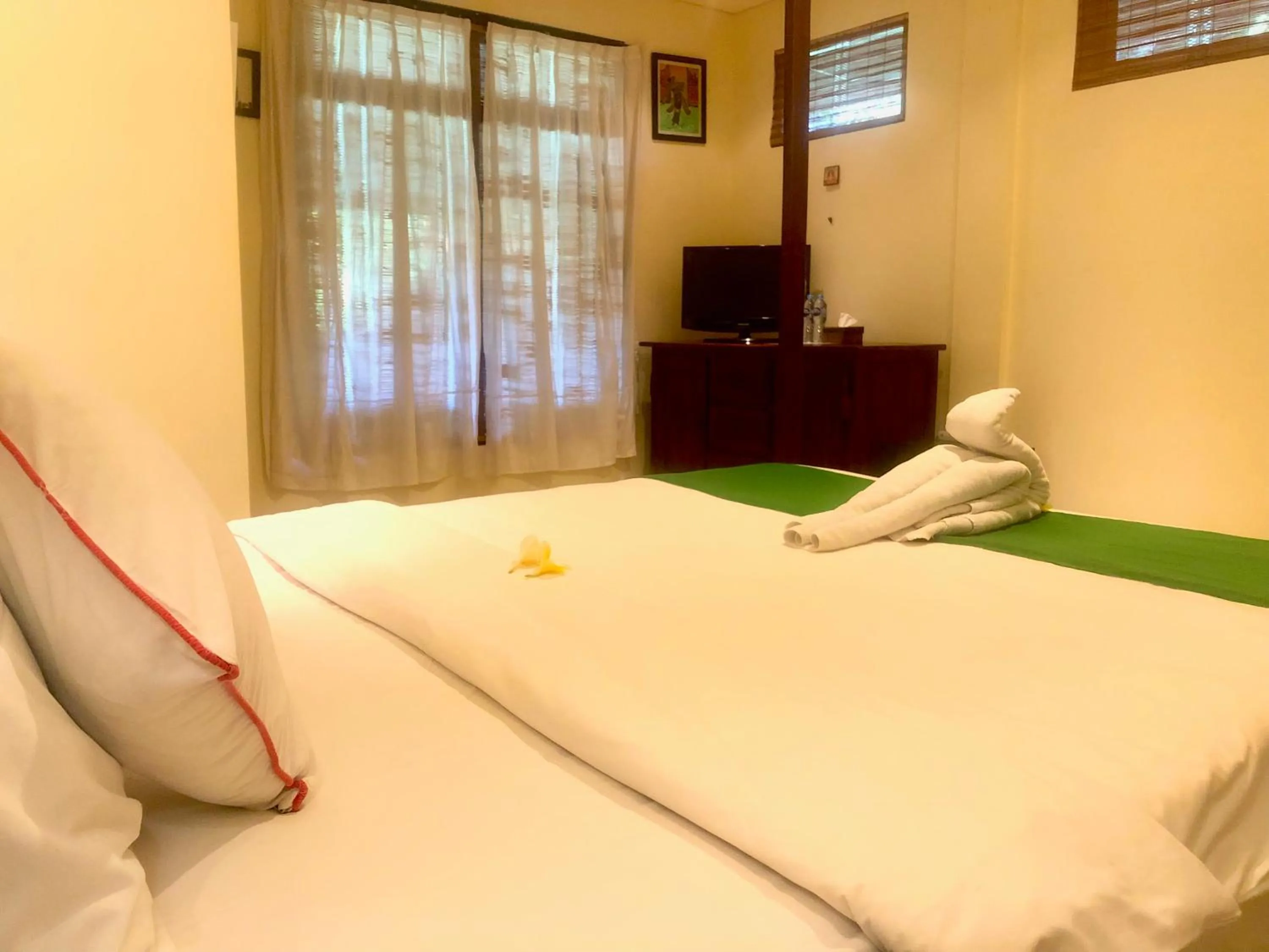 Bed in Graha Madesimon