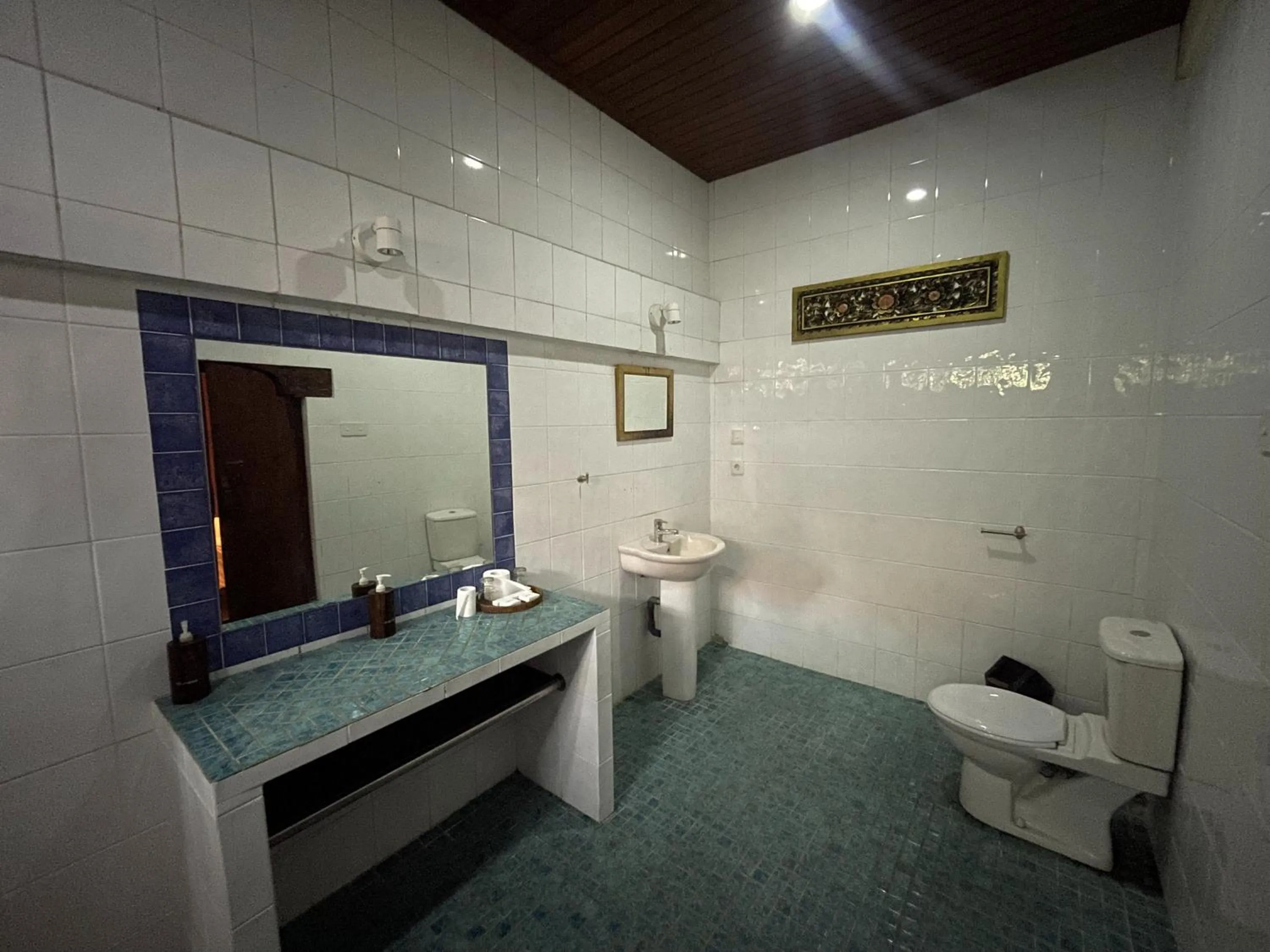 Toilet in Graha Madesimon