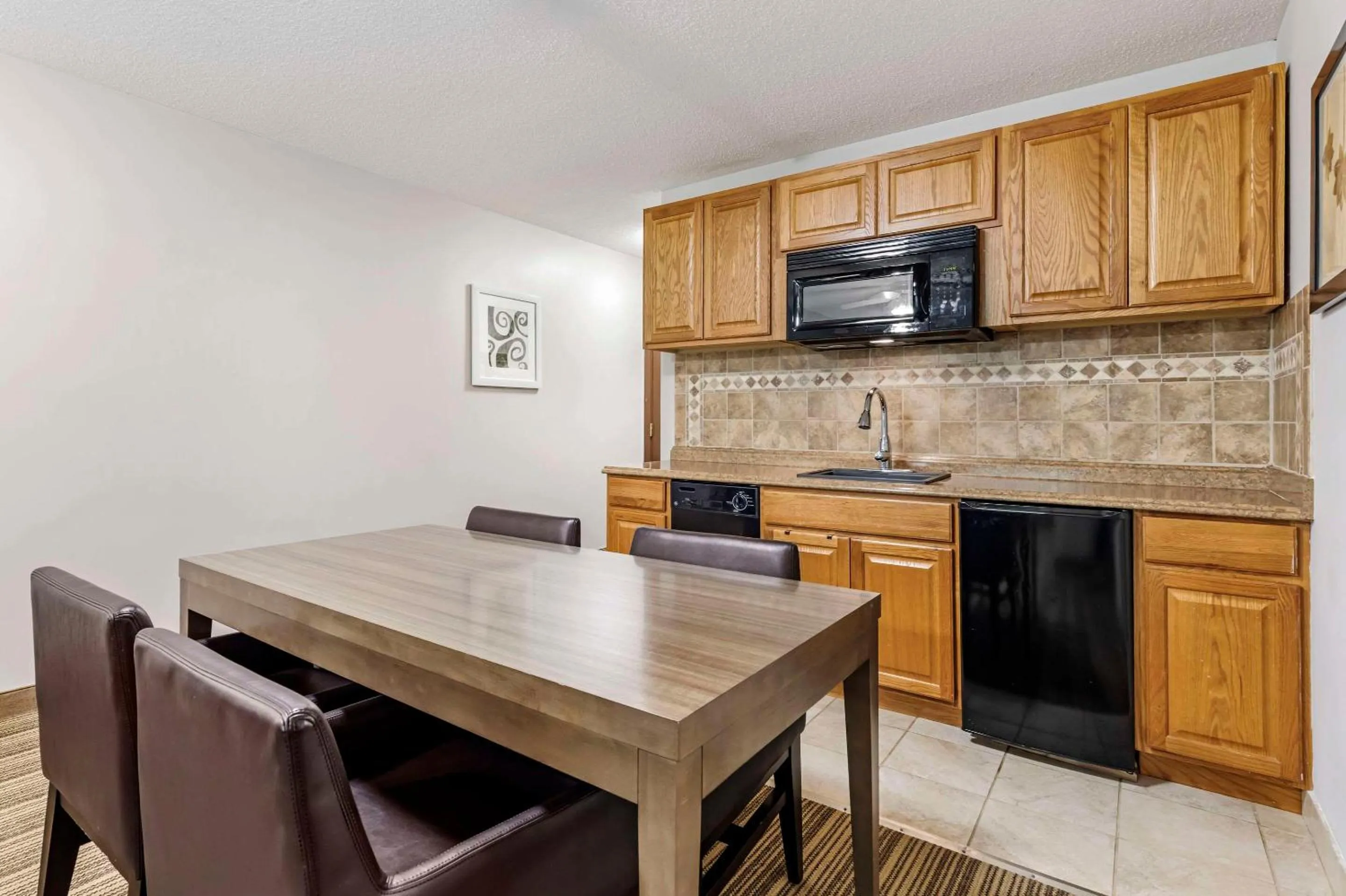 Bedroom in Country Inn & Suites by Radisson, Annapolis, MD