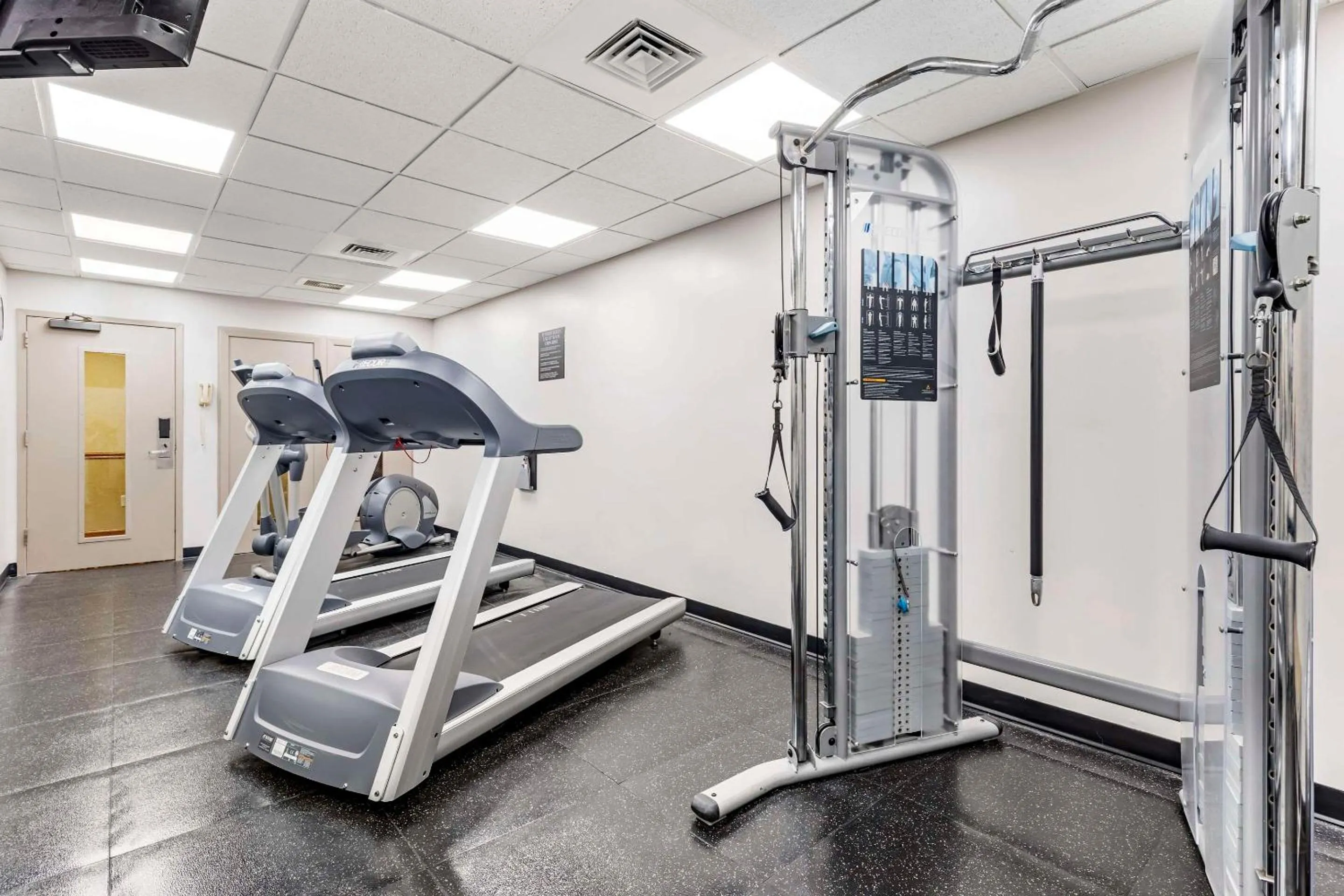 Fitness centre/facilities in Country Inn & Suites by Radisson, Annapolis, MD