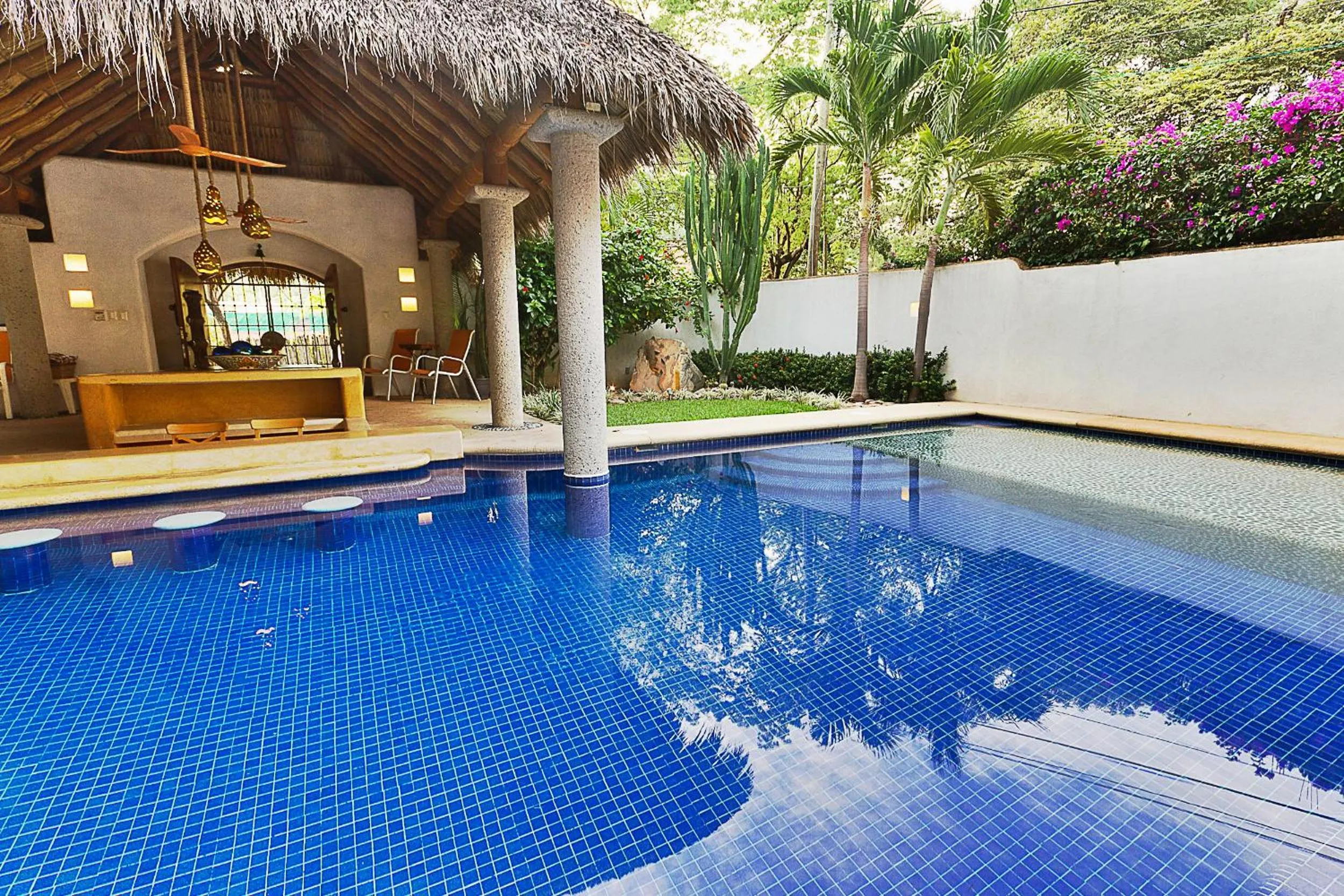 Swimming pool in Villas Naomi