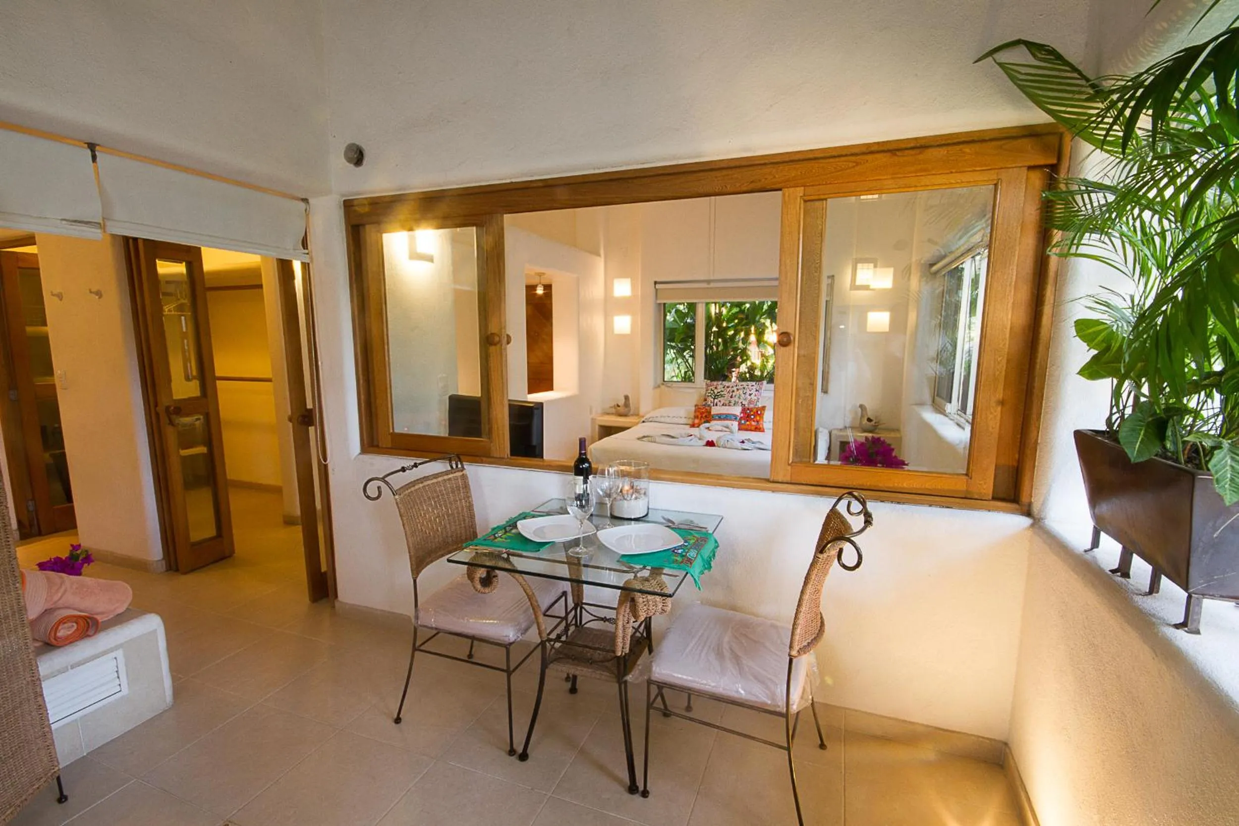 Dining area in Villas Naomi