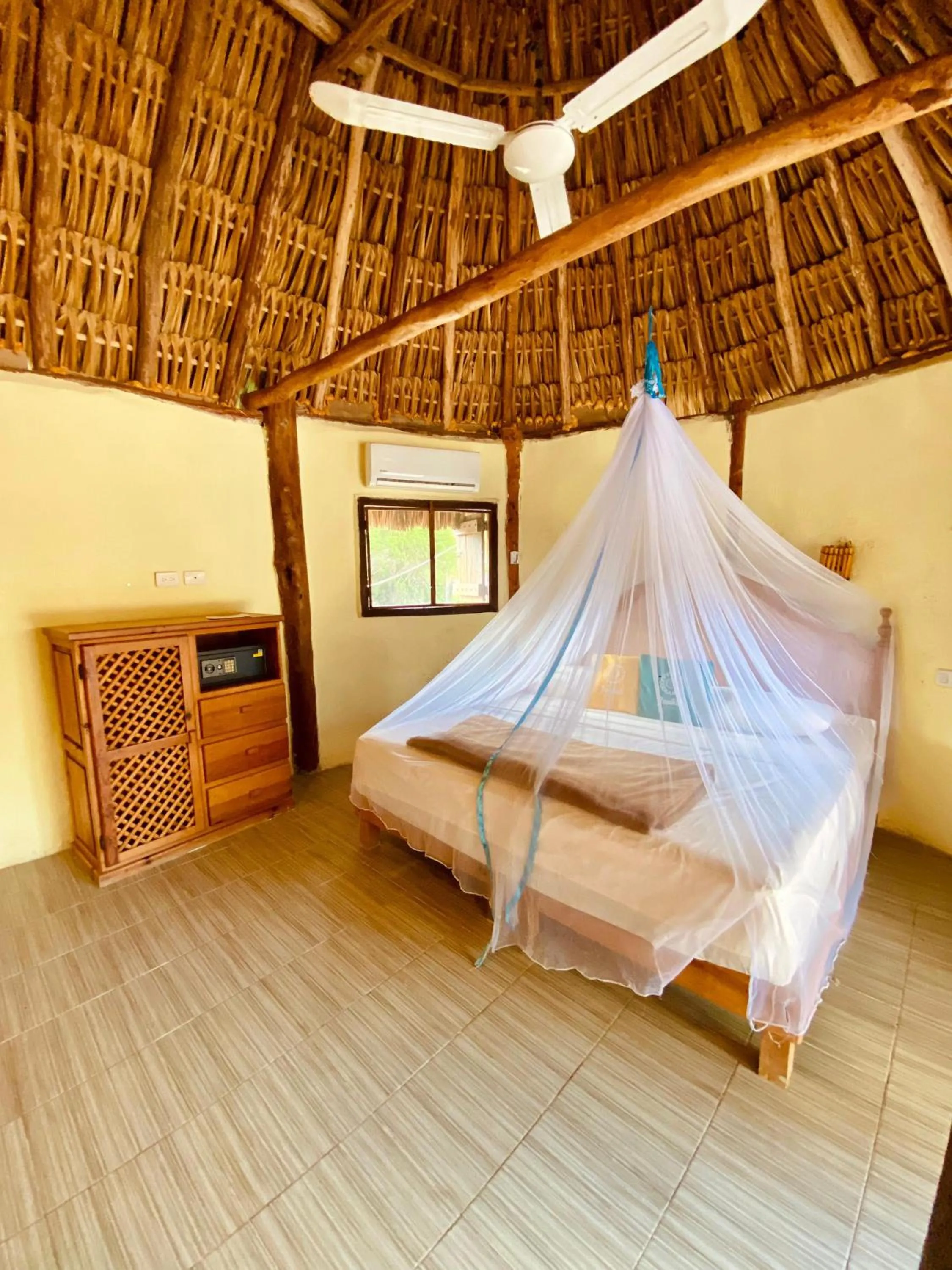 Photo of the whole room, Bed in Cabanas Jaalkab