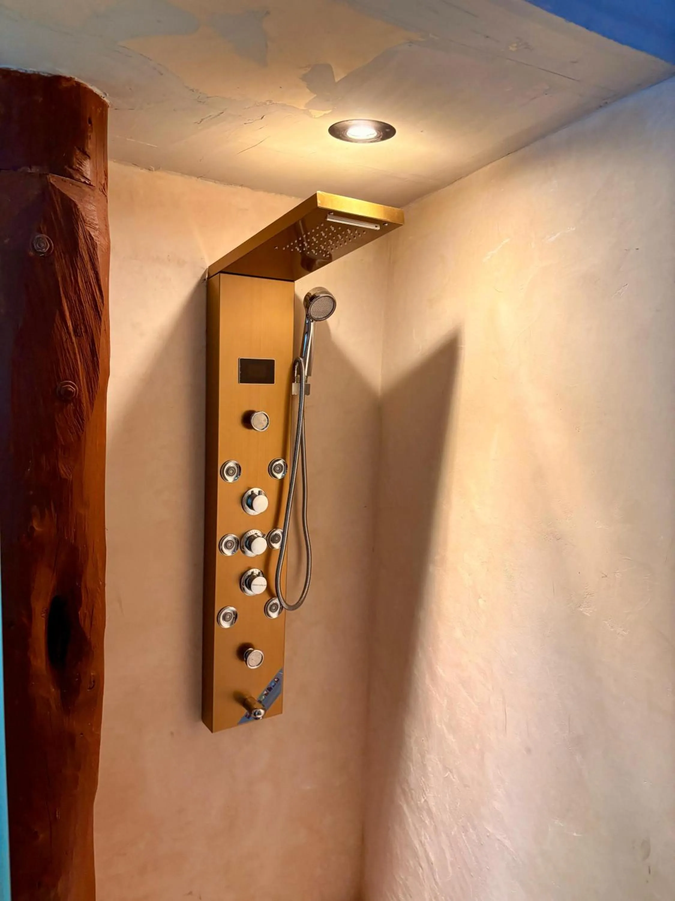 Shower in Cabanas Jaalkab