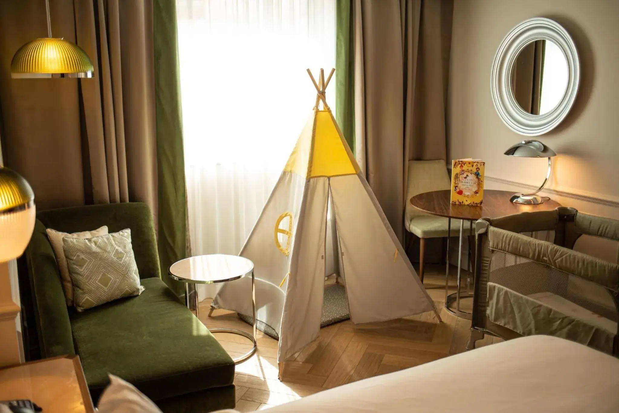 Fitness centre/facilities, Bed in InterContinental Athenee Palace Bucharest by IHG Fitness centre/facilities, Bed in InterContinental Athenee Palace Bucharest by IHG