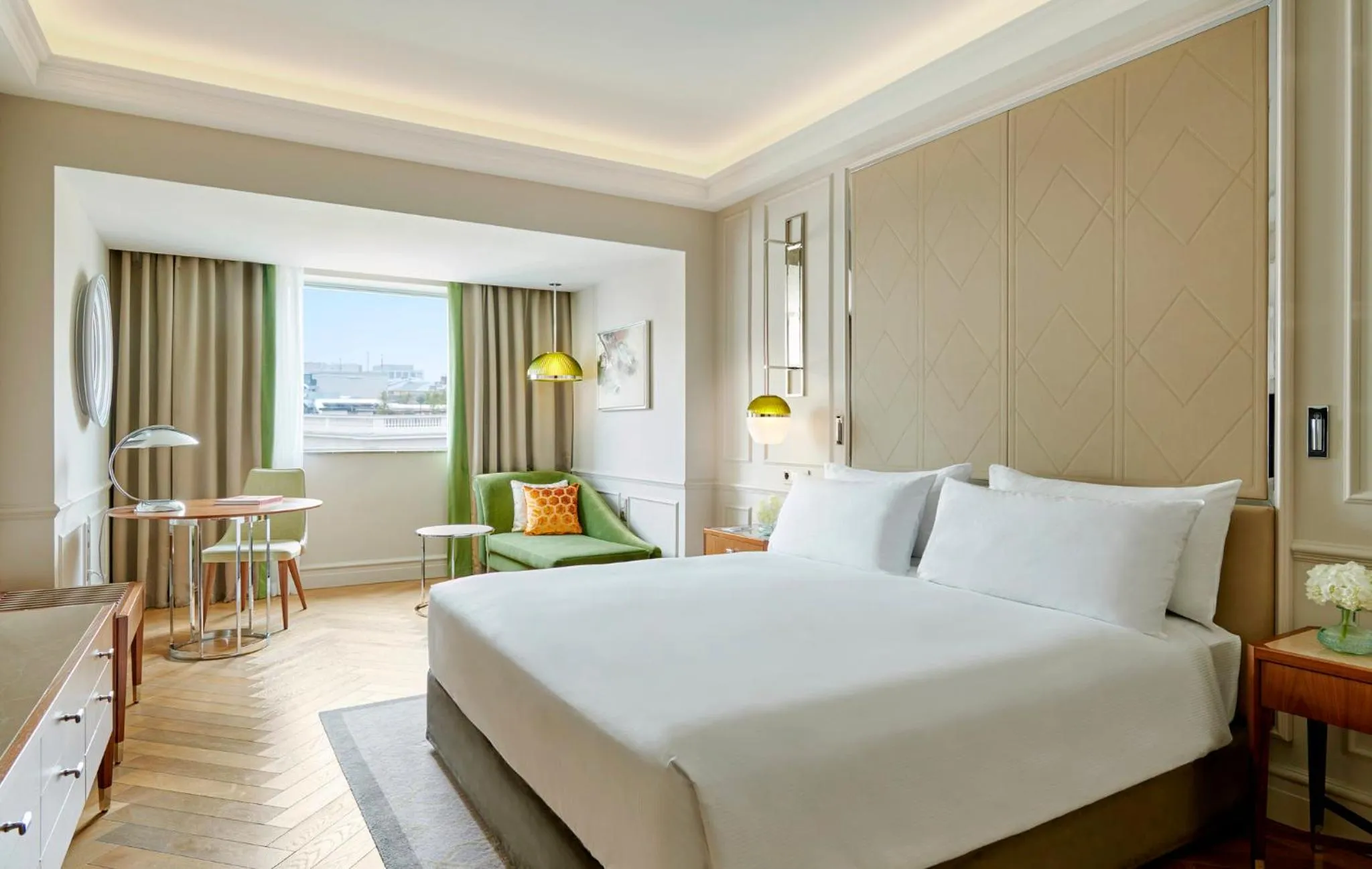 Photo of the whole room, Bed in InterContinental Athenee Palace Bucharest by IHG