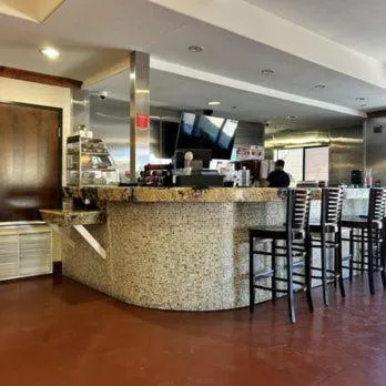 Restaurant/places to eat in Oasis Inn & Suites 29 Palms Hotel Joshua Tree National Park