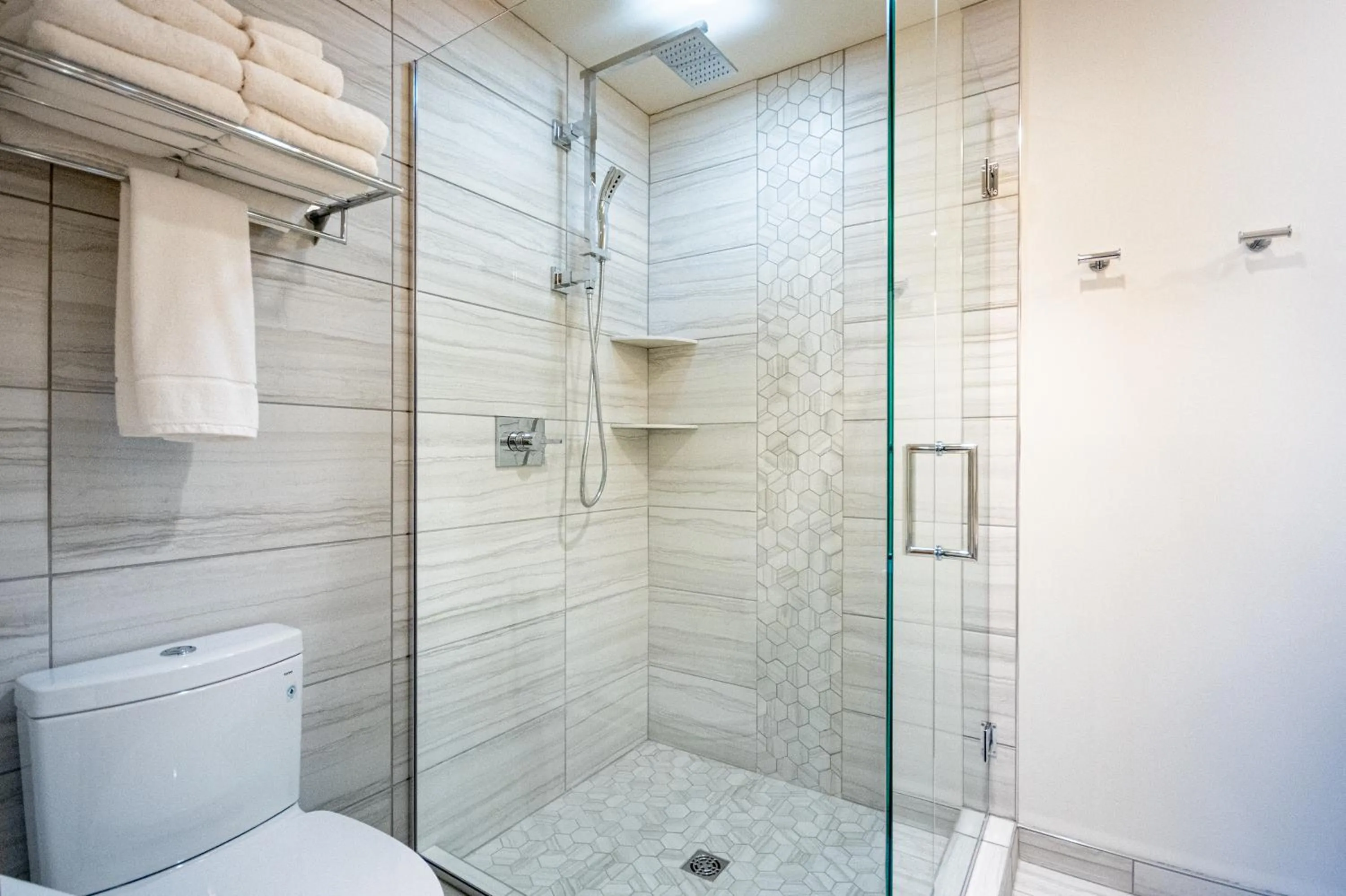 Deluxe Suite with Spa Bath in Hotel Donaldson