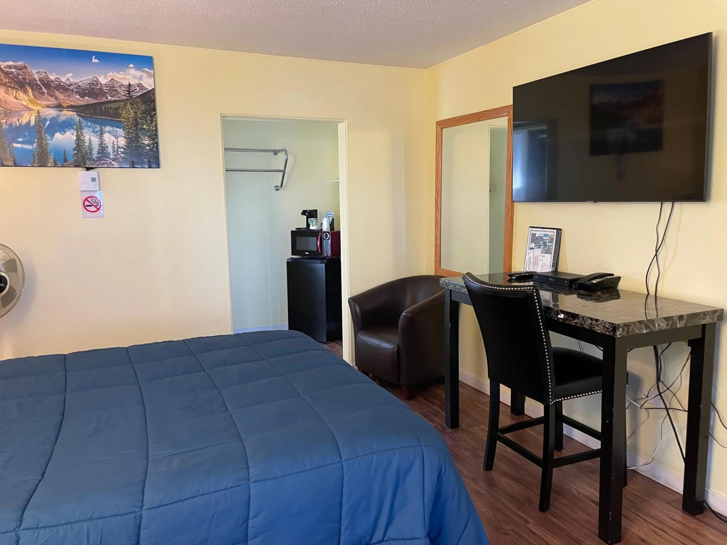 TV and multimedia, Bed in Port-O-Call Inn