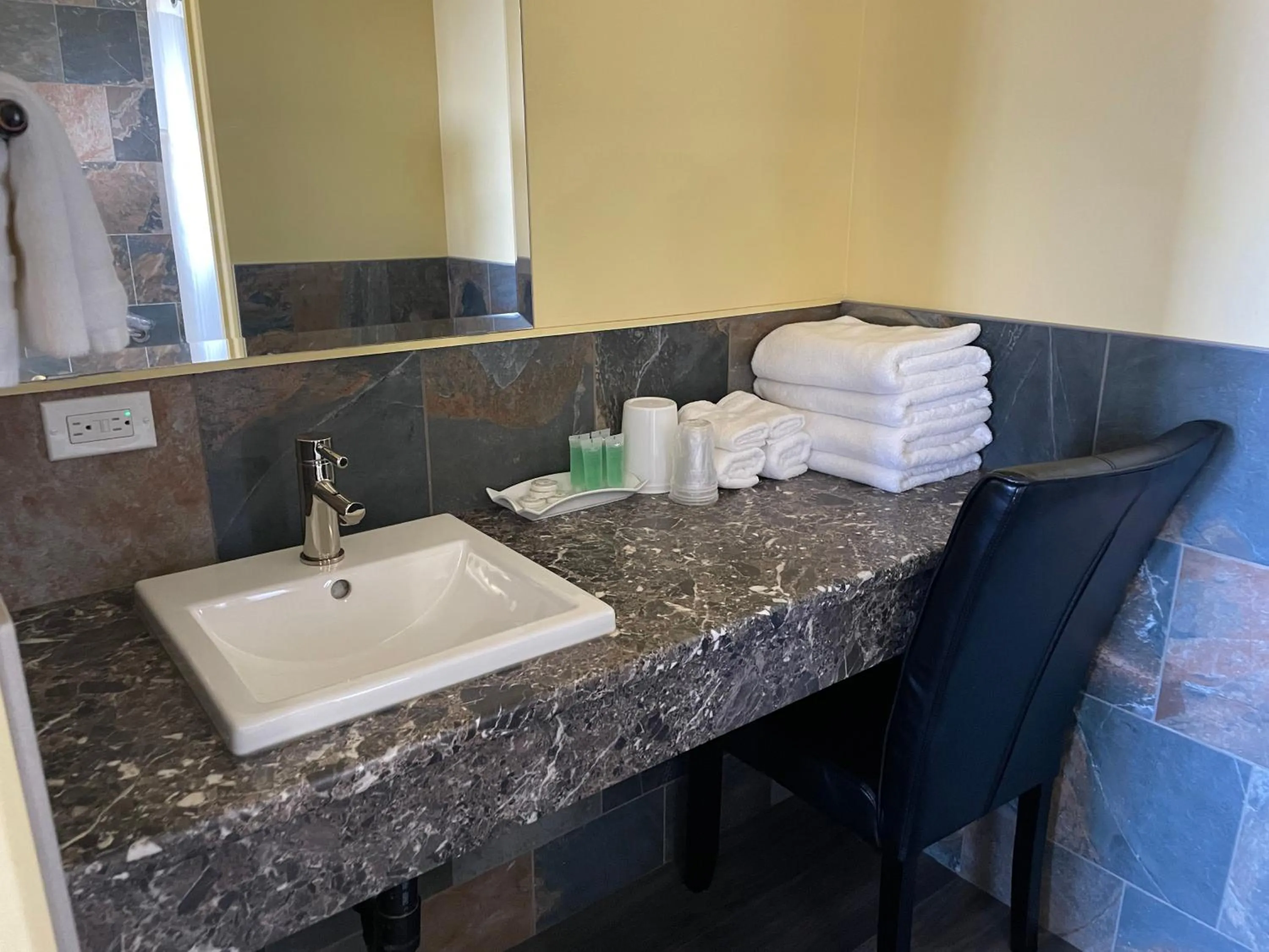 Bathroom in Port-O-Call Inn