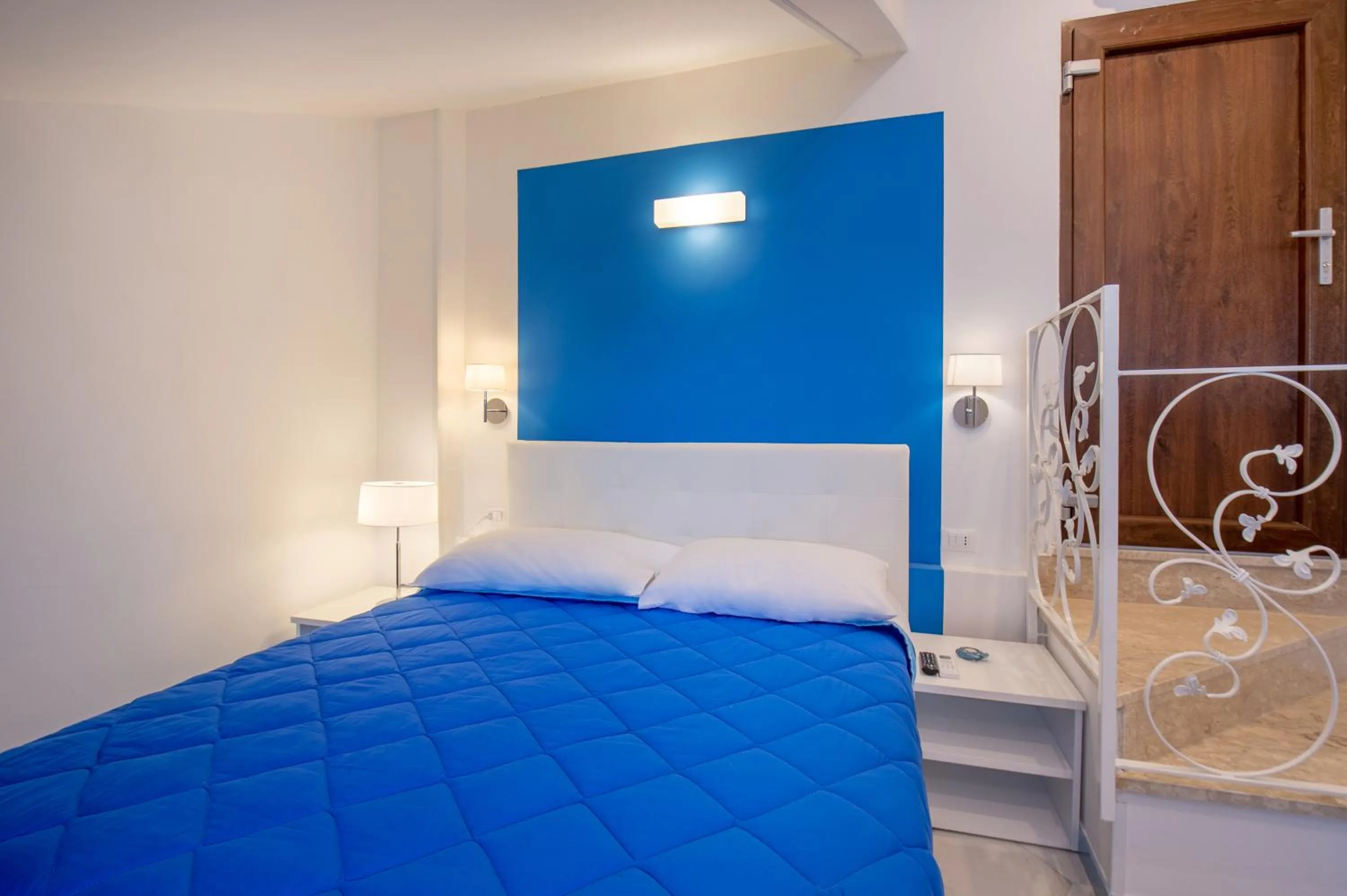 Bed in Caruso sea view