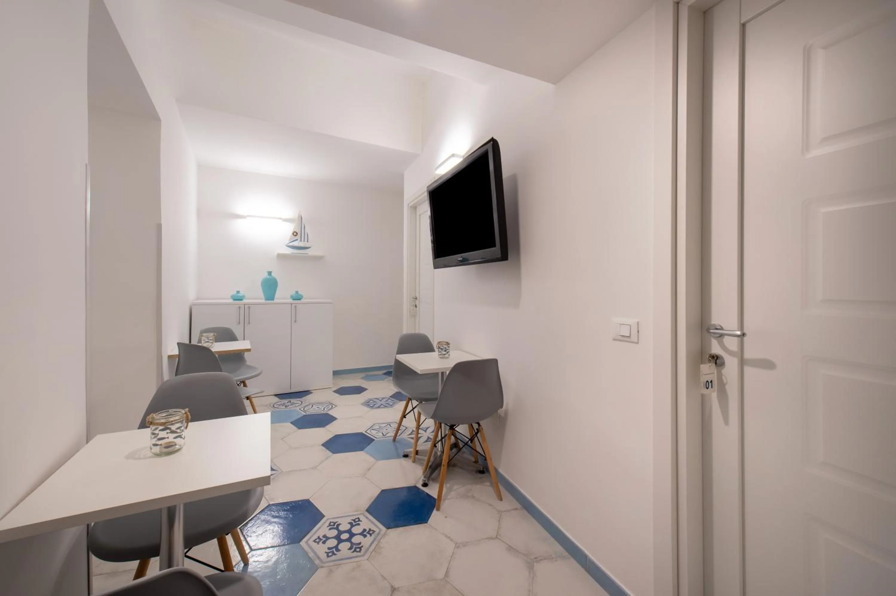 TV and multimedia in Caruso sea view