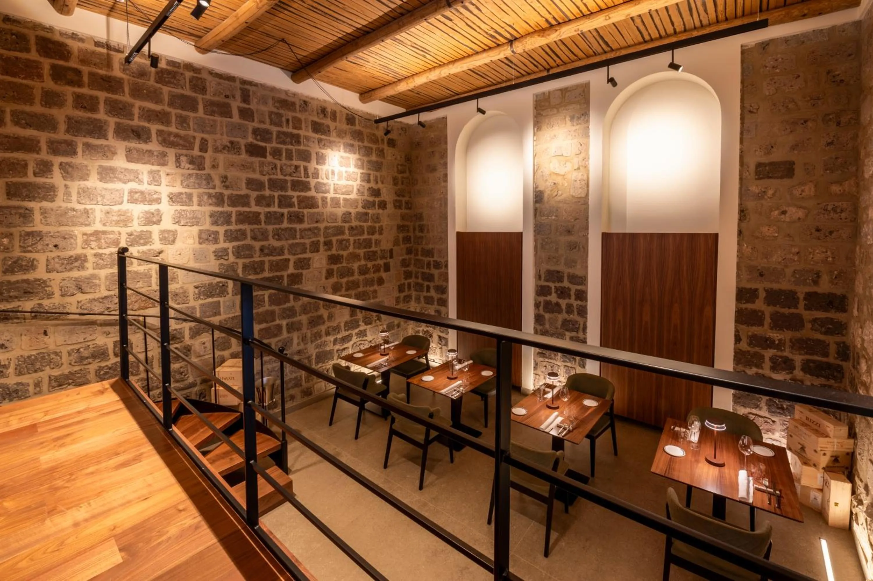 Restaurant/places to eat in Caruso sea view