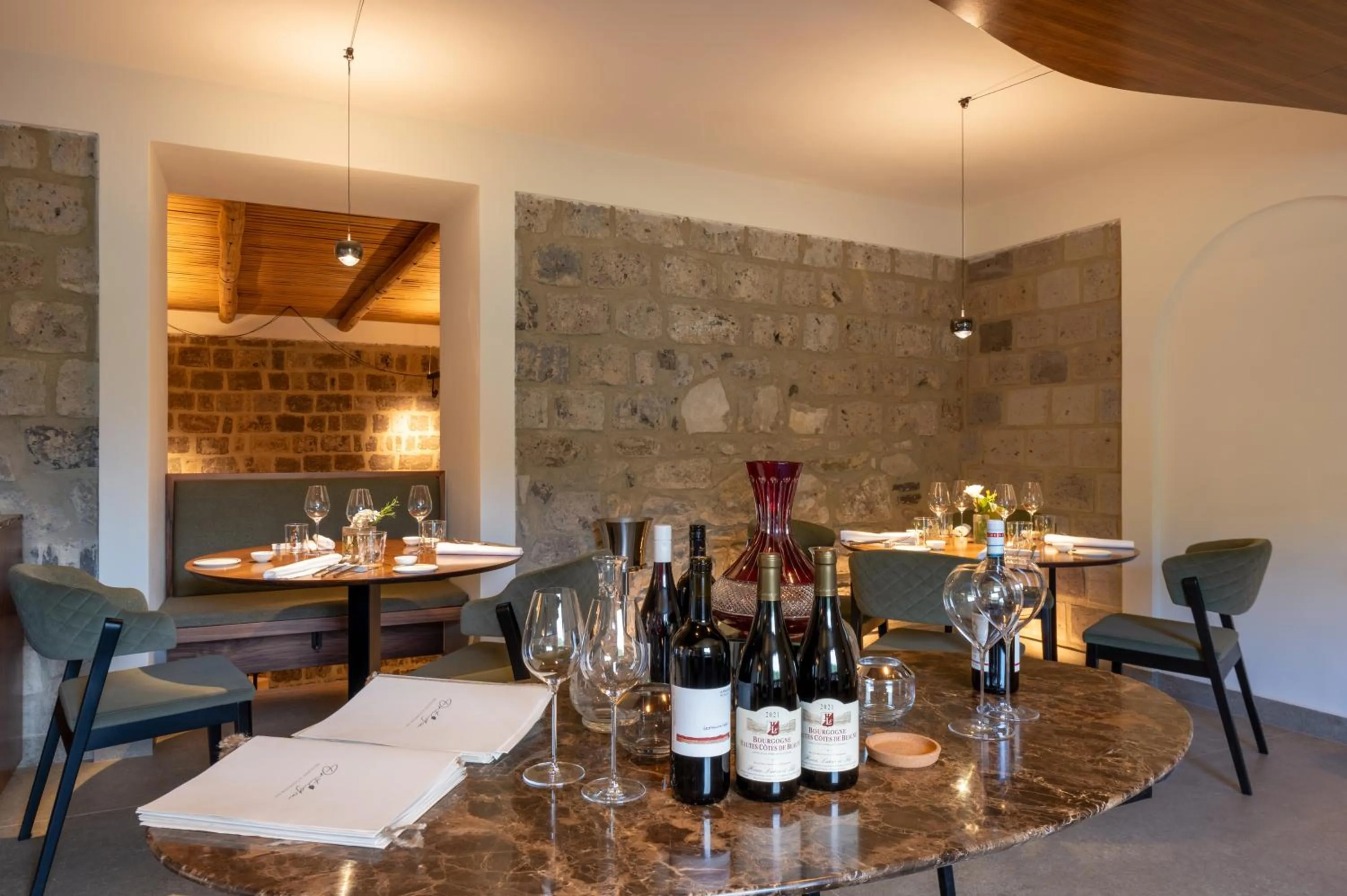 Restaurant/places to eat in Caruso sea view