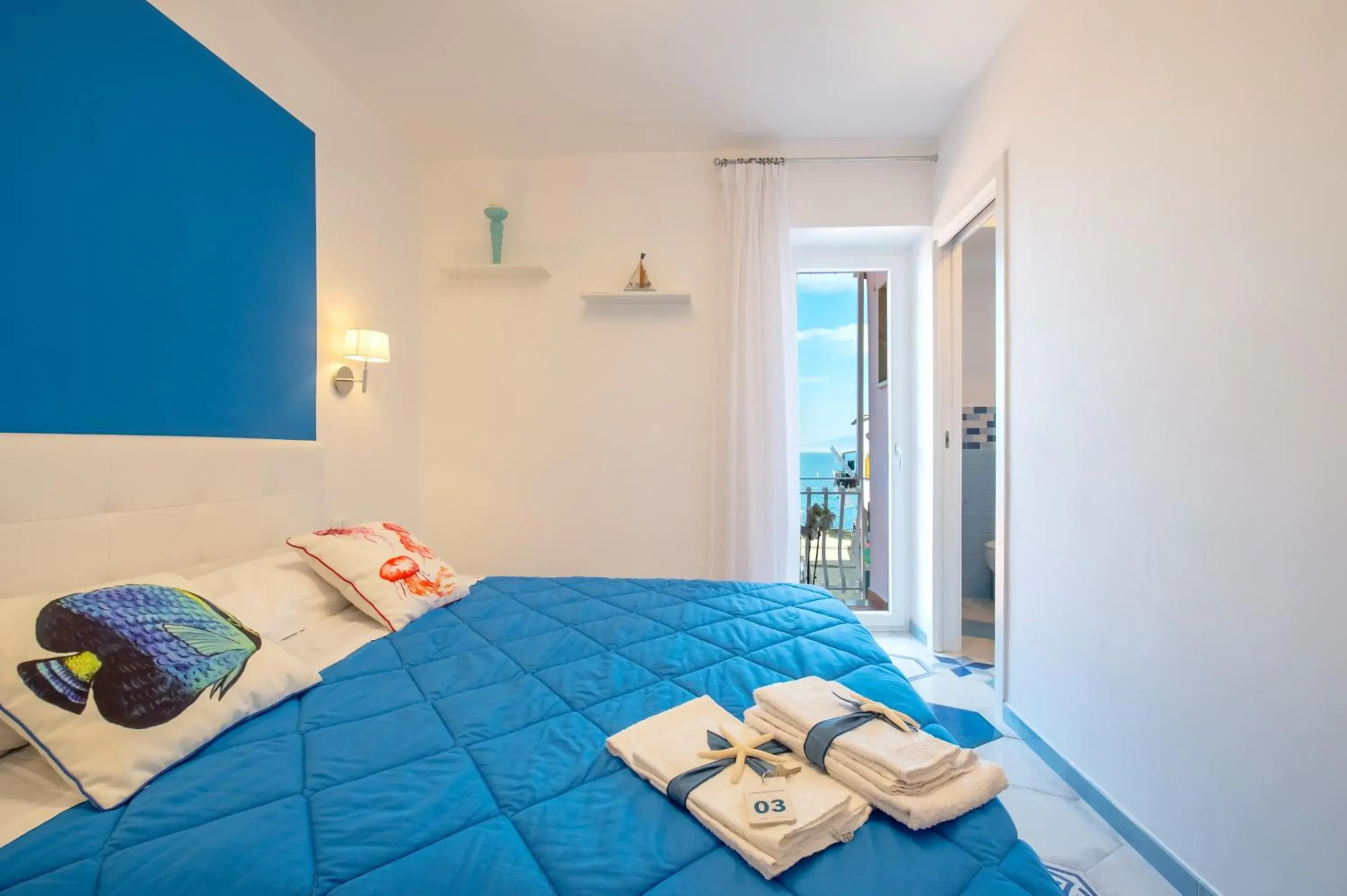 Deluxe Double Room with Balcony and Sea View in Caruso sea view Deluxe Double Room with Balcony and Sea View in Caruso sea view