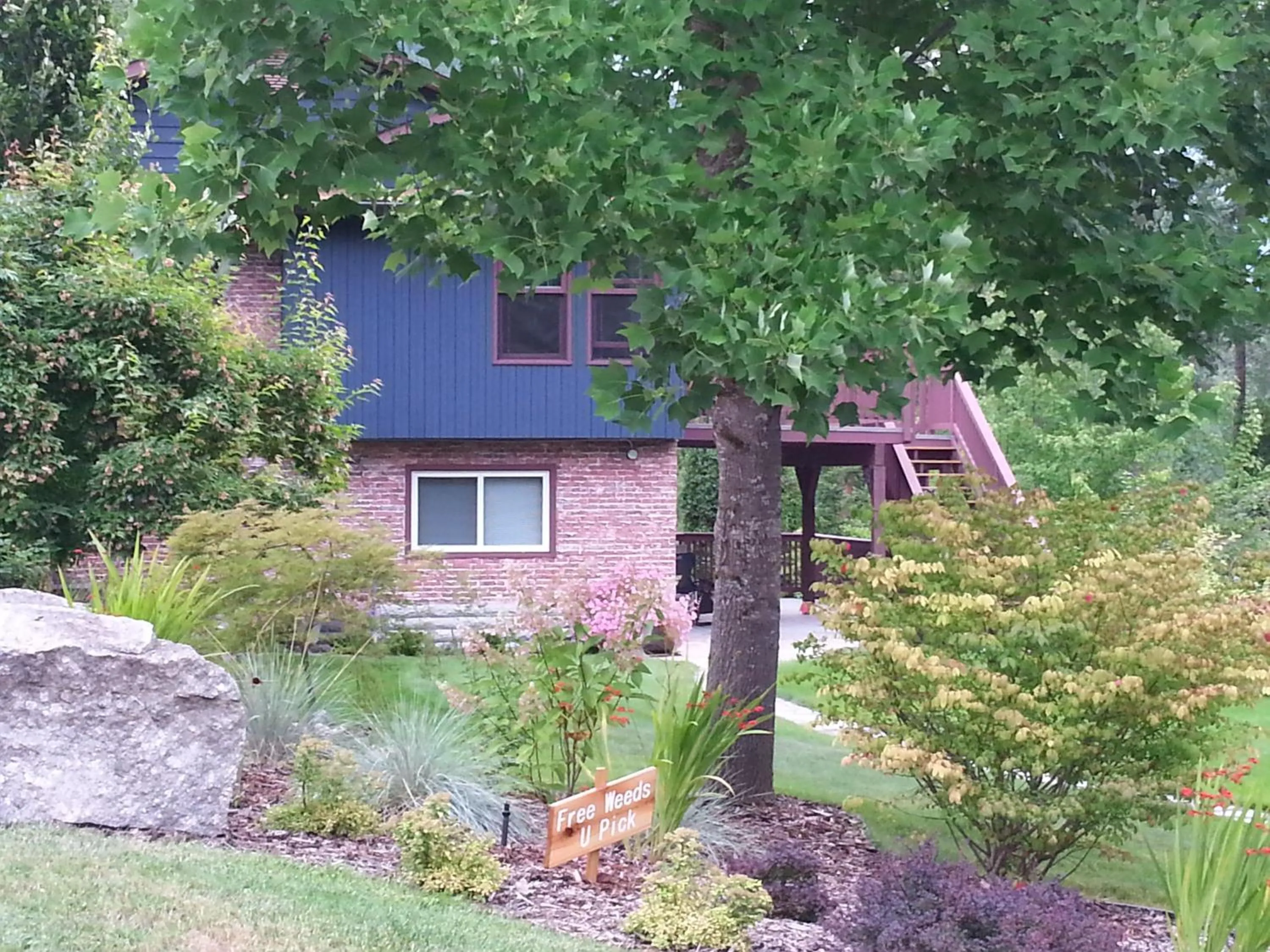 Street view in Creekside B&B