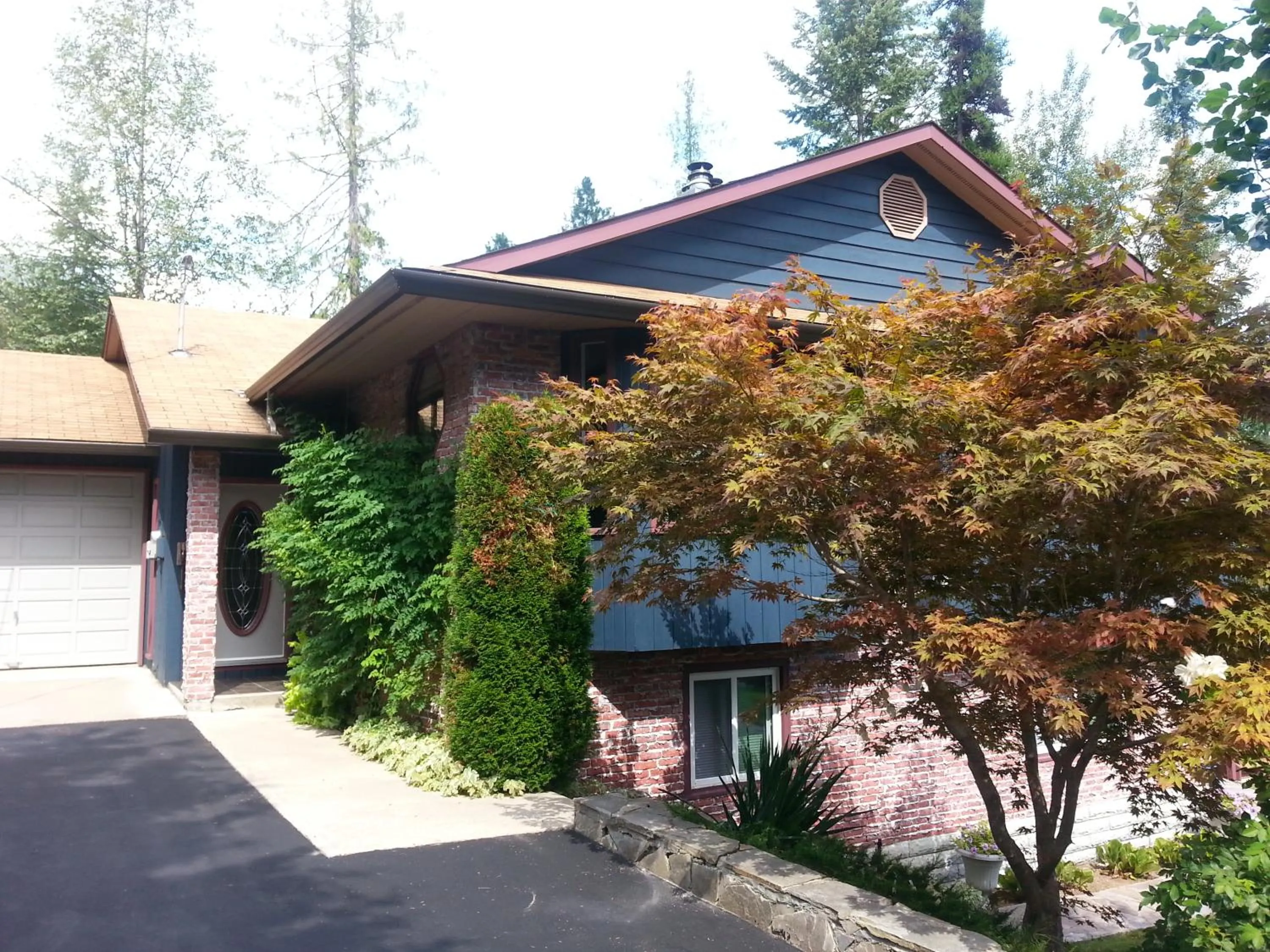 Facade/entrance in Creekside B&B