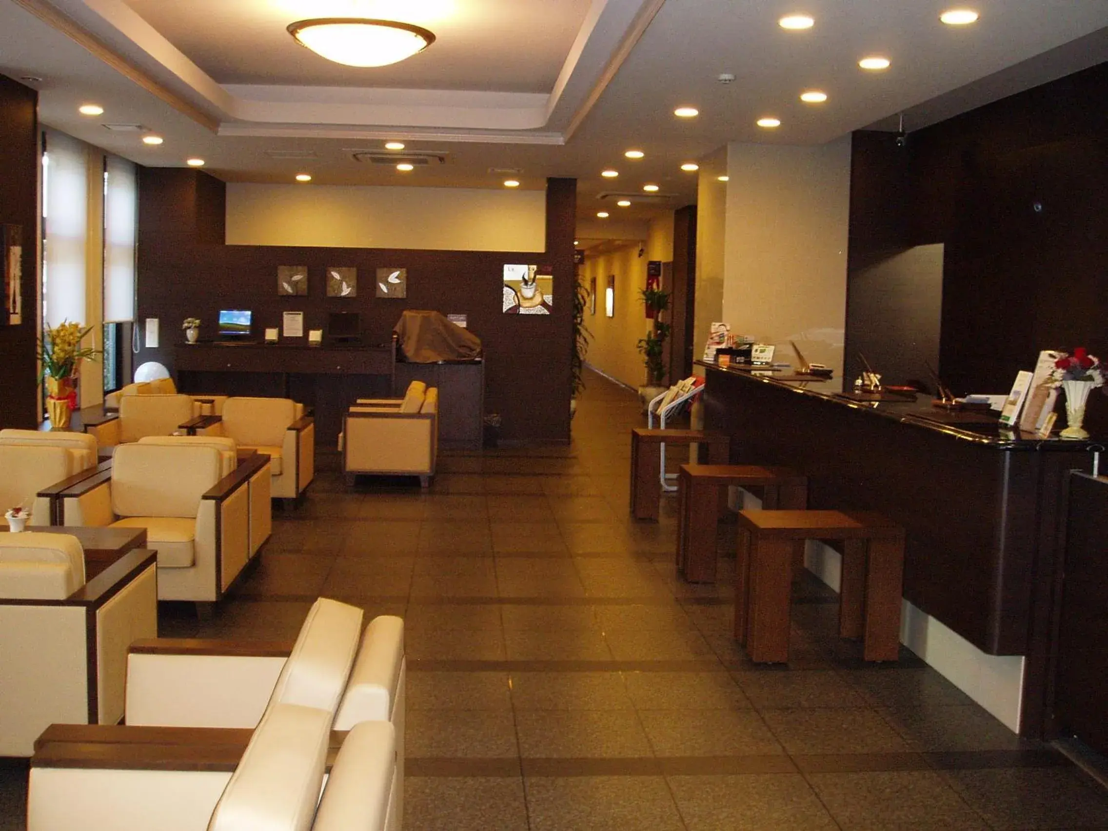 Lobby or reception in Hotel Route-Inn Sagamihara -Kokudo 129 Gou- Lobby or reception in Hotel Route-Inn Sagamihara -Kokudo 129 Gou-