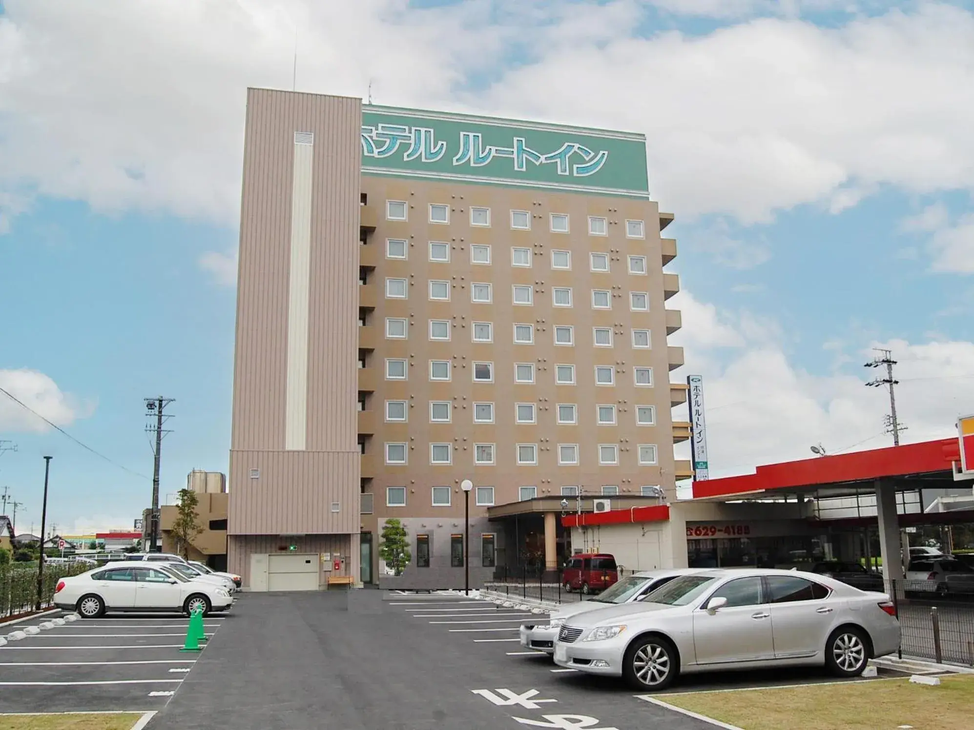 Property building in Hotel Route-Inn Yaizu Inter Property building in Hotel Route-Inn Yaizu Inter