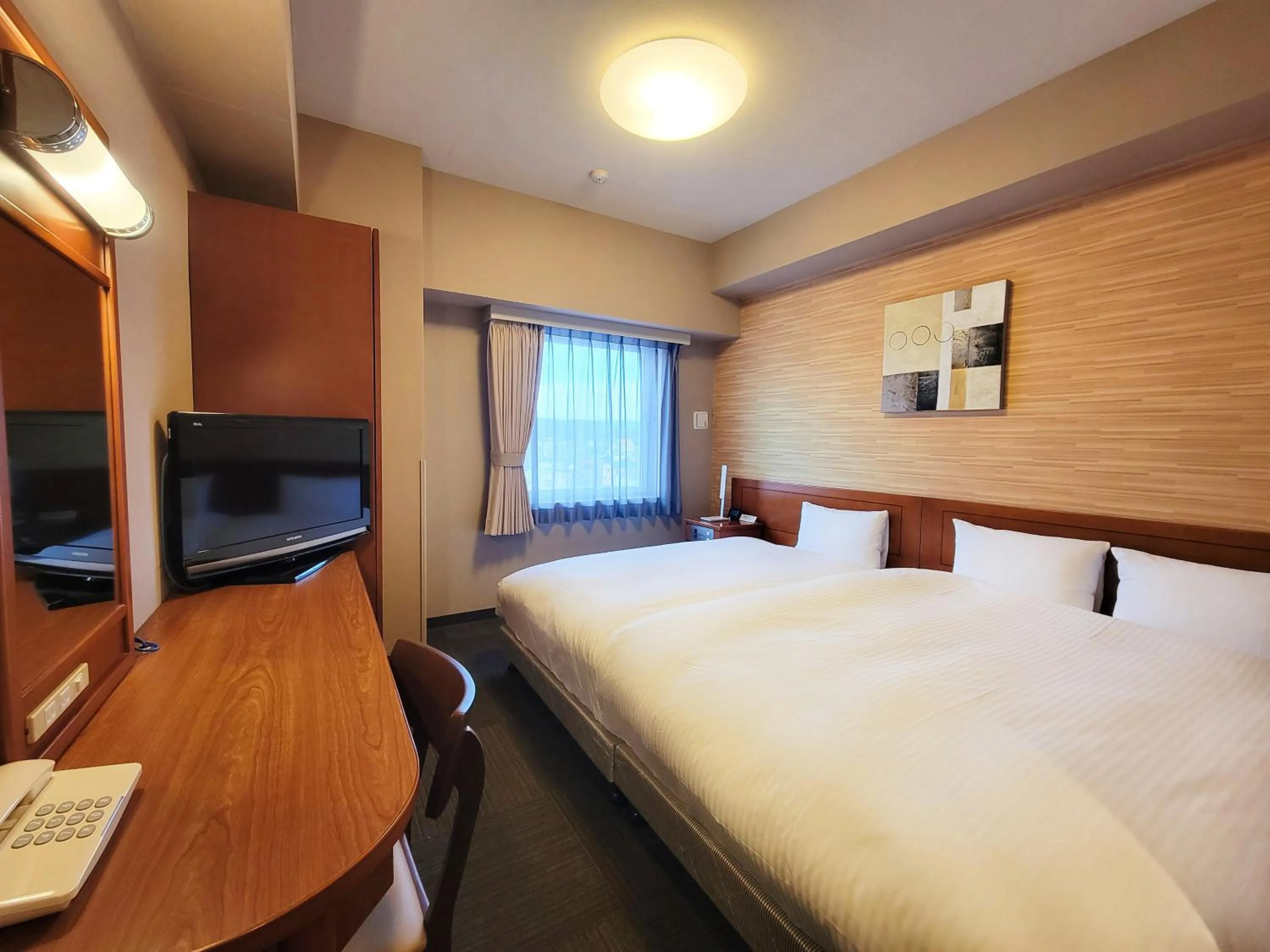 Photo of the whole room, Bed in Hotel Route-Inn Fujieda-Eki Kita