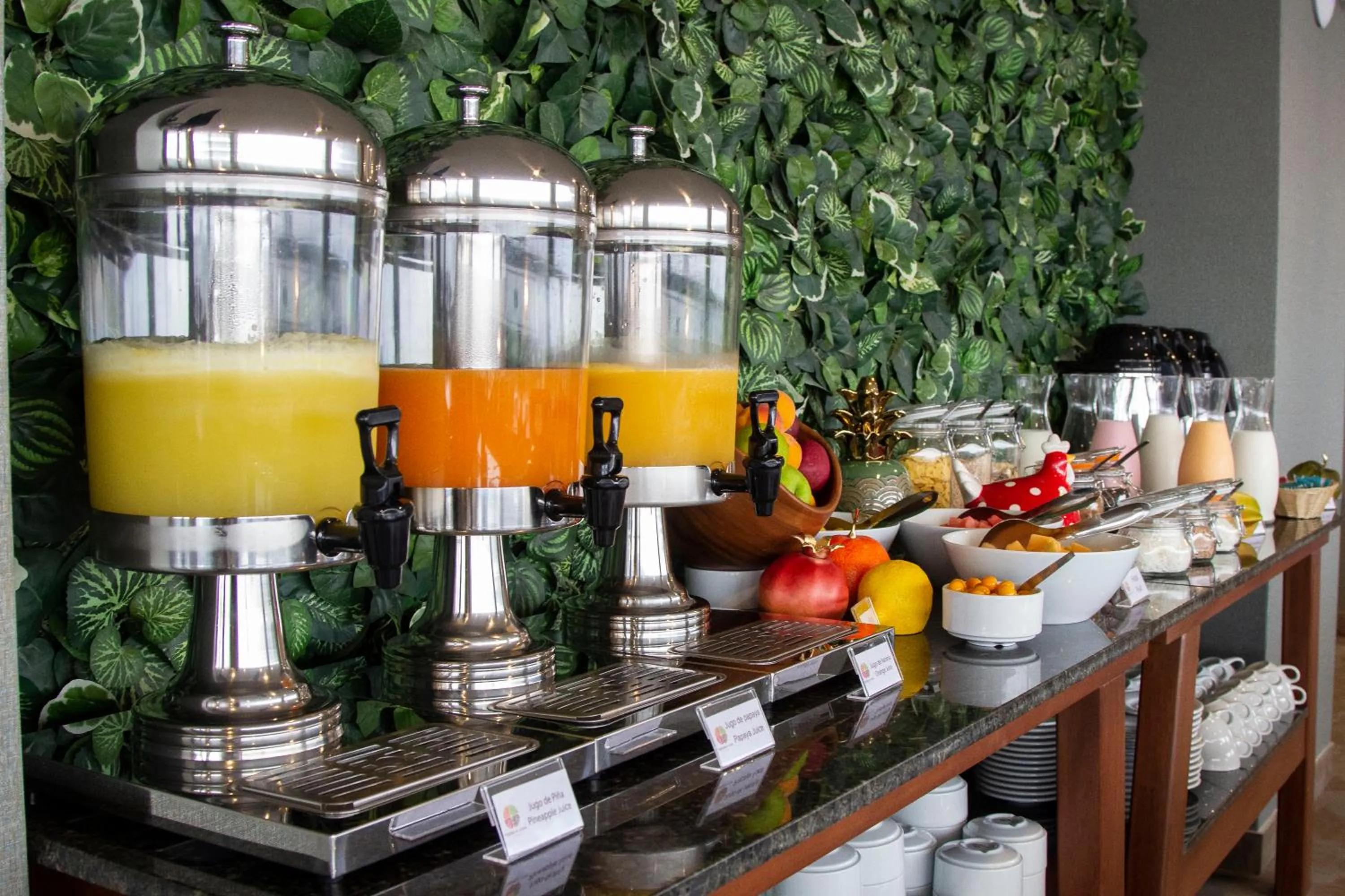 Buffet breakfast in Tierra Viva Trujillo