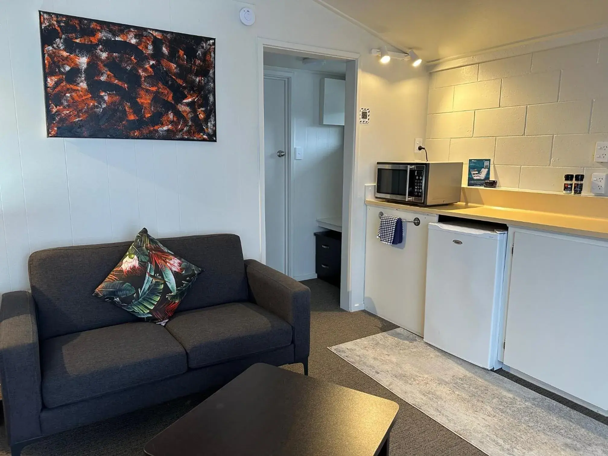 Bed in Anderson Park Motel Bed in Anderson Park Motel