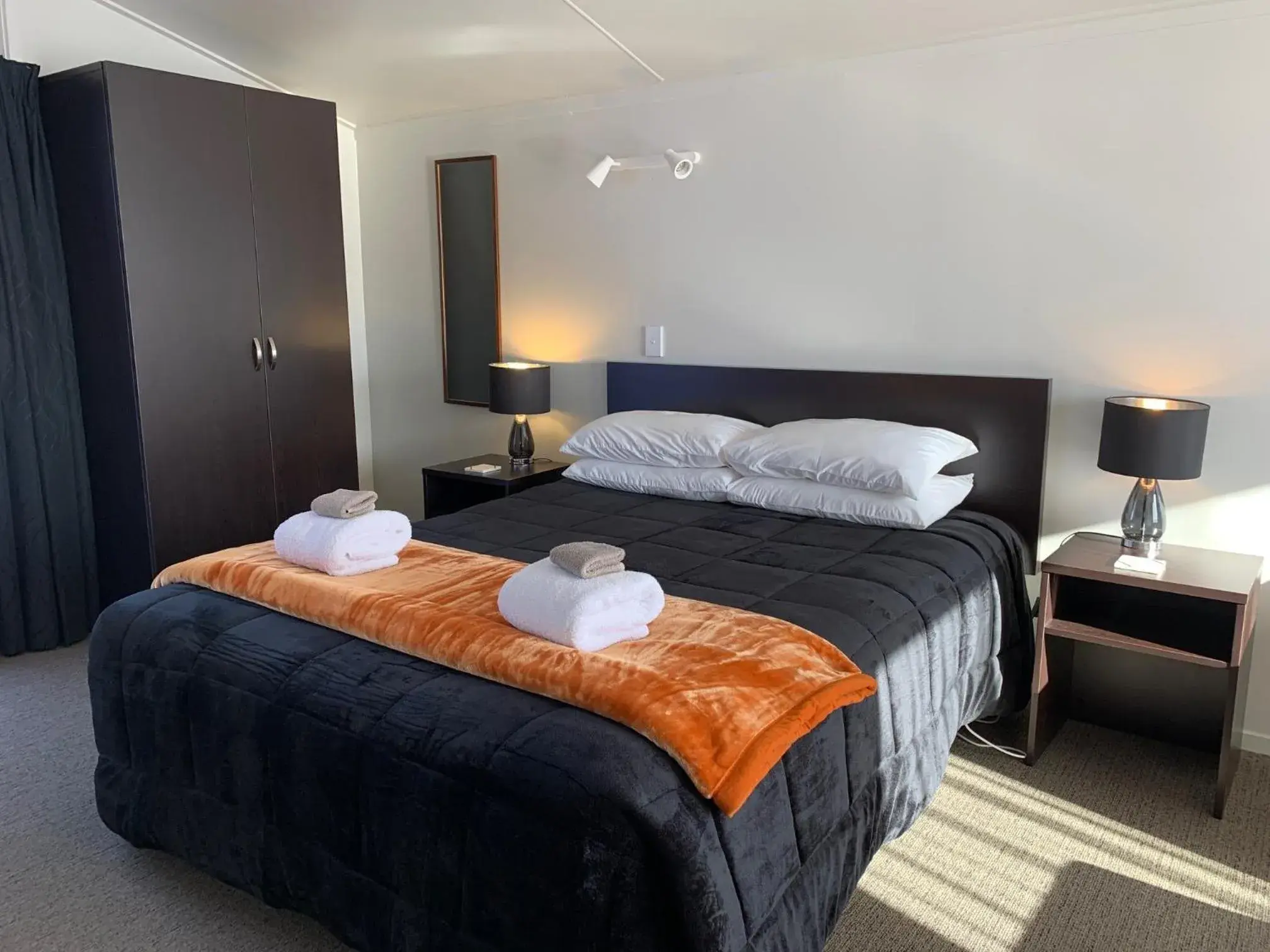 Bed in Anderson Park Motel Bed in Anderson Park Motel