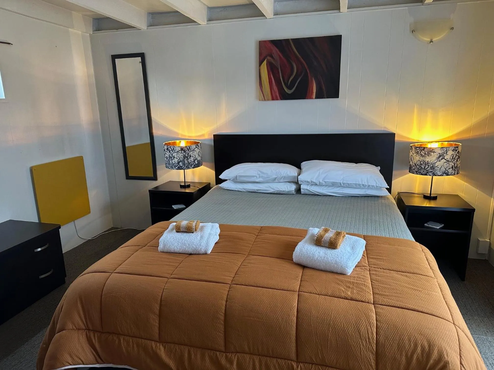 Bedroom, Bed in Anderson Park Motel