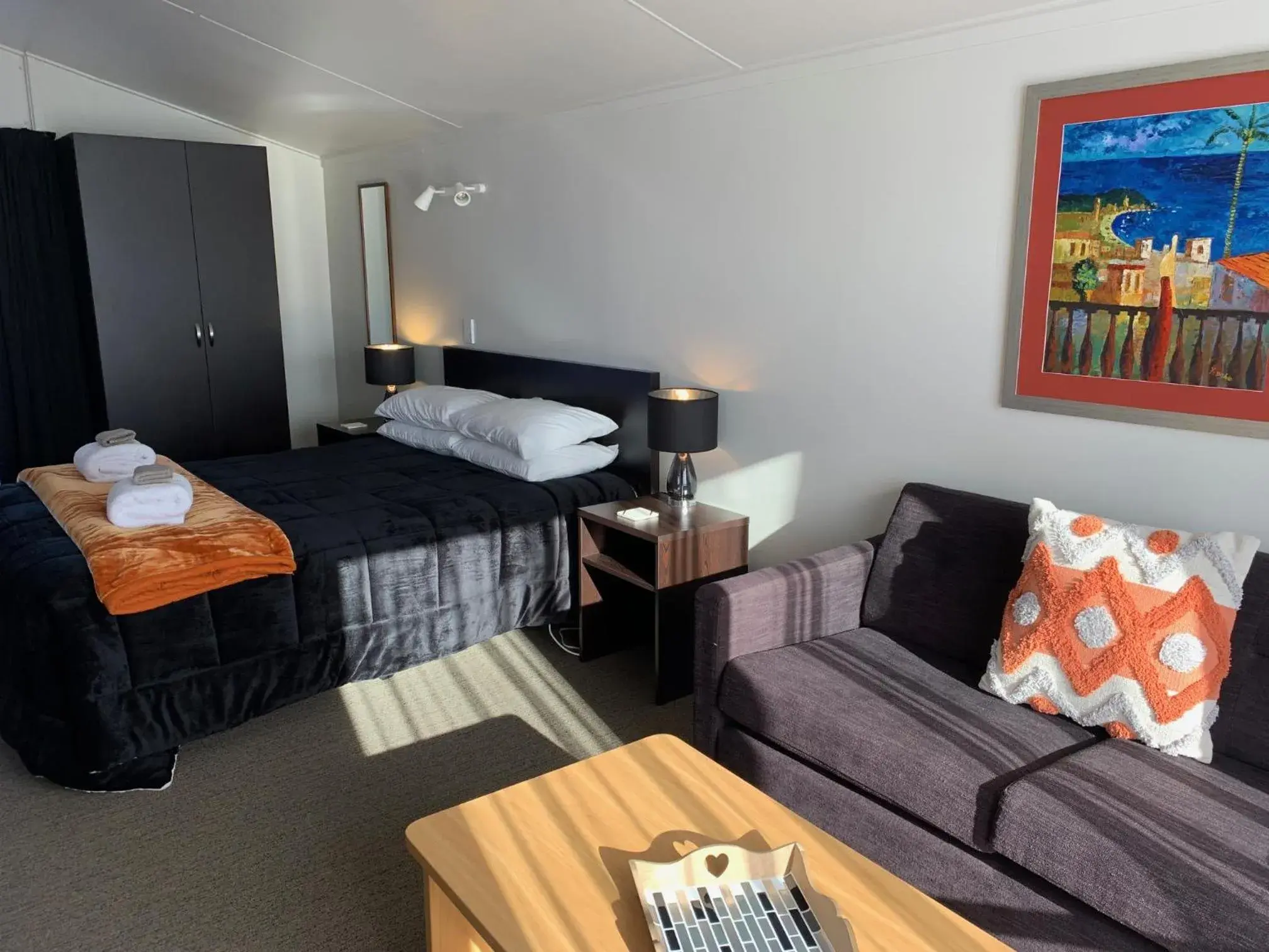 Bed in Anderson Park Motel Bed in Anderson Park Motel