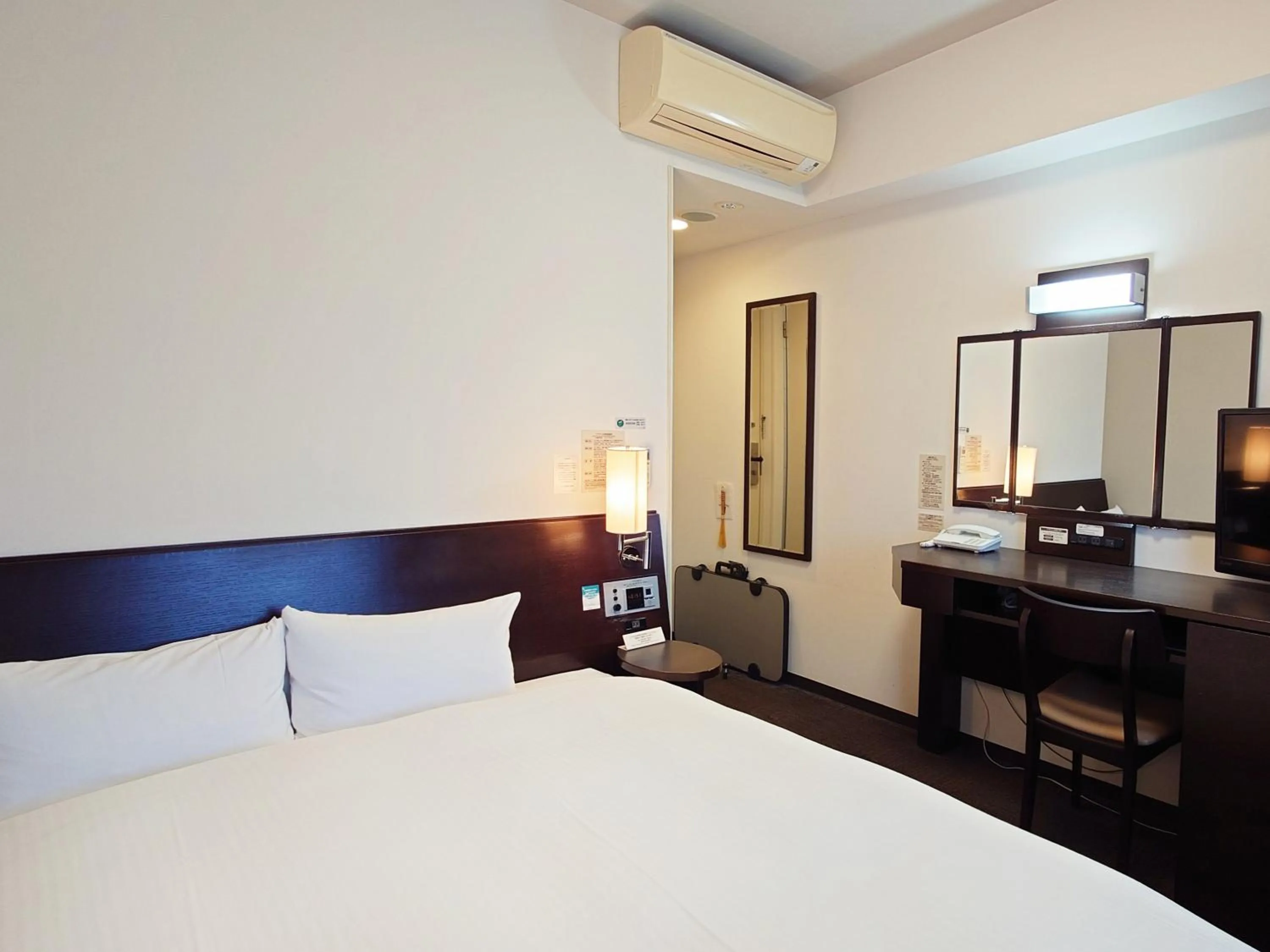 Photo of the whole room, Bed in Hotel Route-Inn Yurihonjo