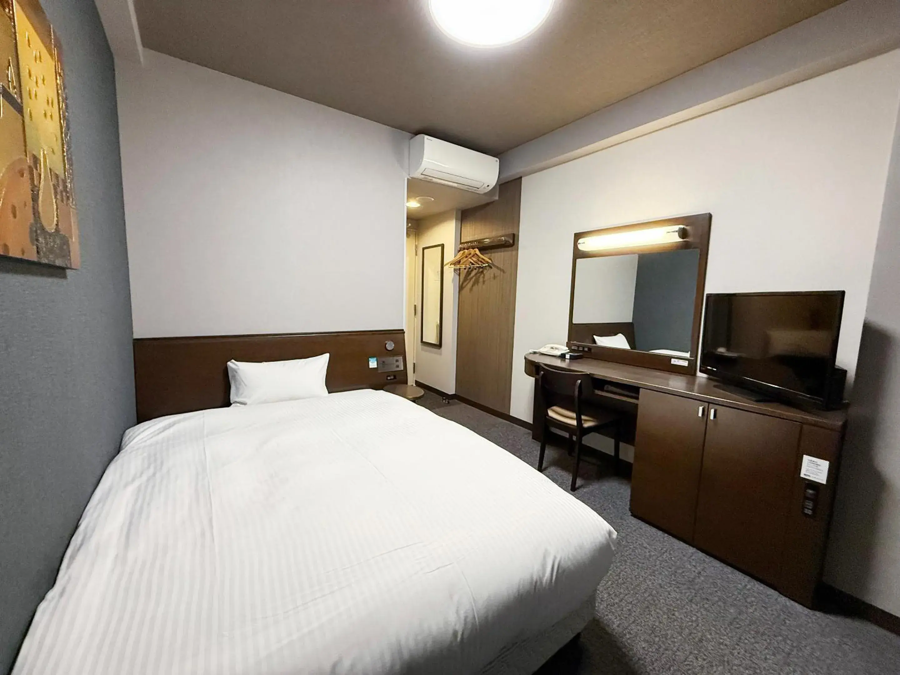 Comfort Single Room - single occupancy - Non-Smoking in Hotel Route-Inn Omagari Ekimae Comfort Single Room - single occupancy - Non-Smoking in Hotel Route-Inn Omagari Ekimae