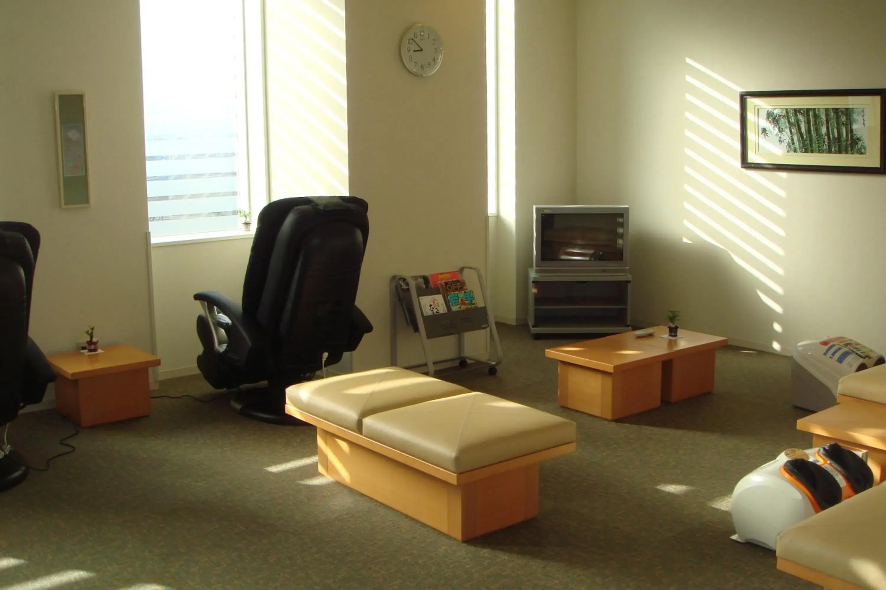 Living room in Hotel Route-Inn Morioka Ekimae Living room in Hotel Route-Inn Morioka Ekimae