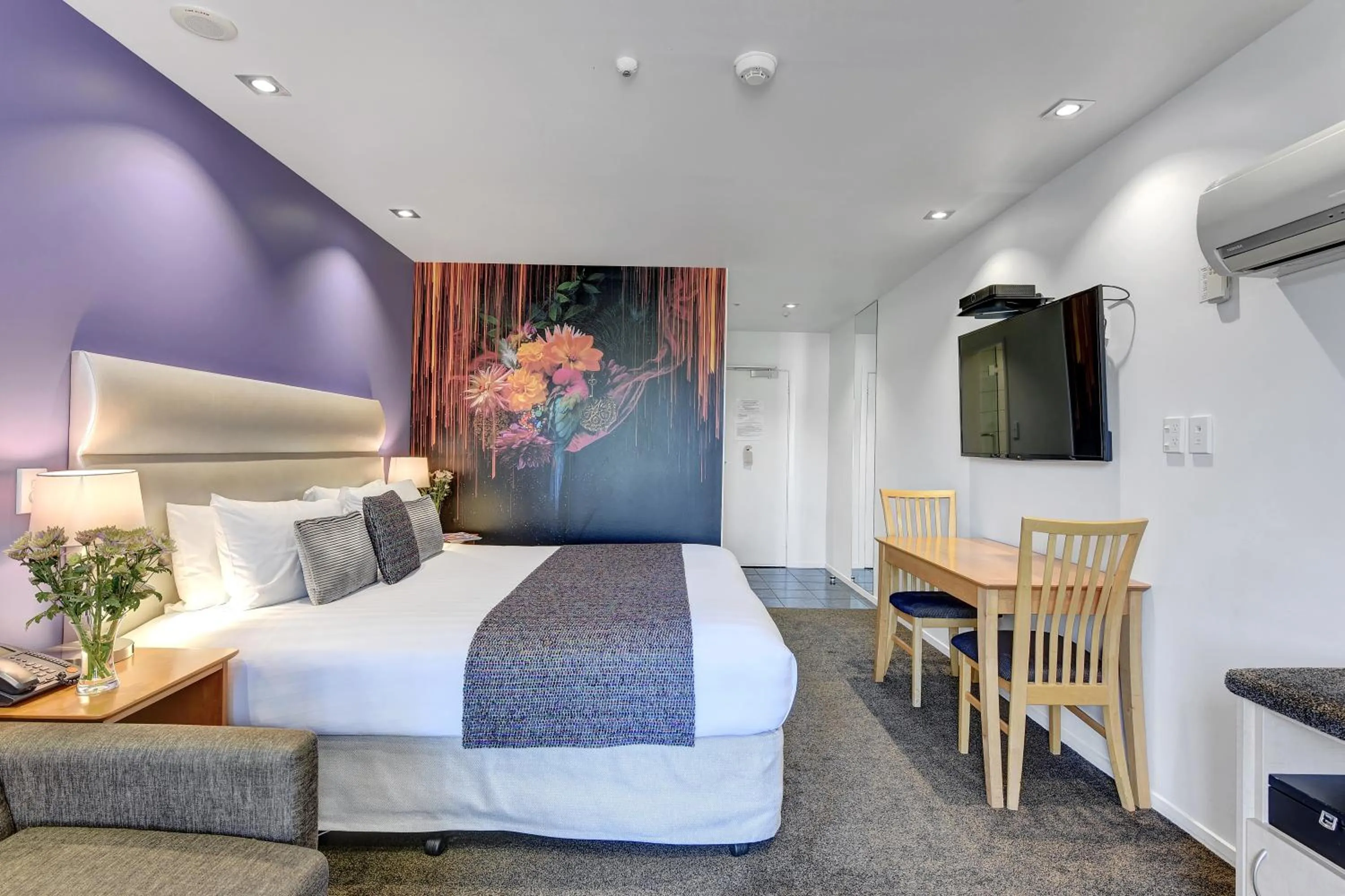 Area and facilities, Bed in Tides Hotel