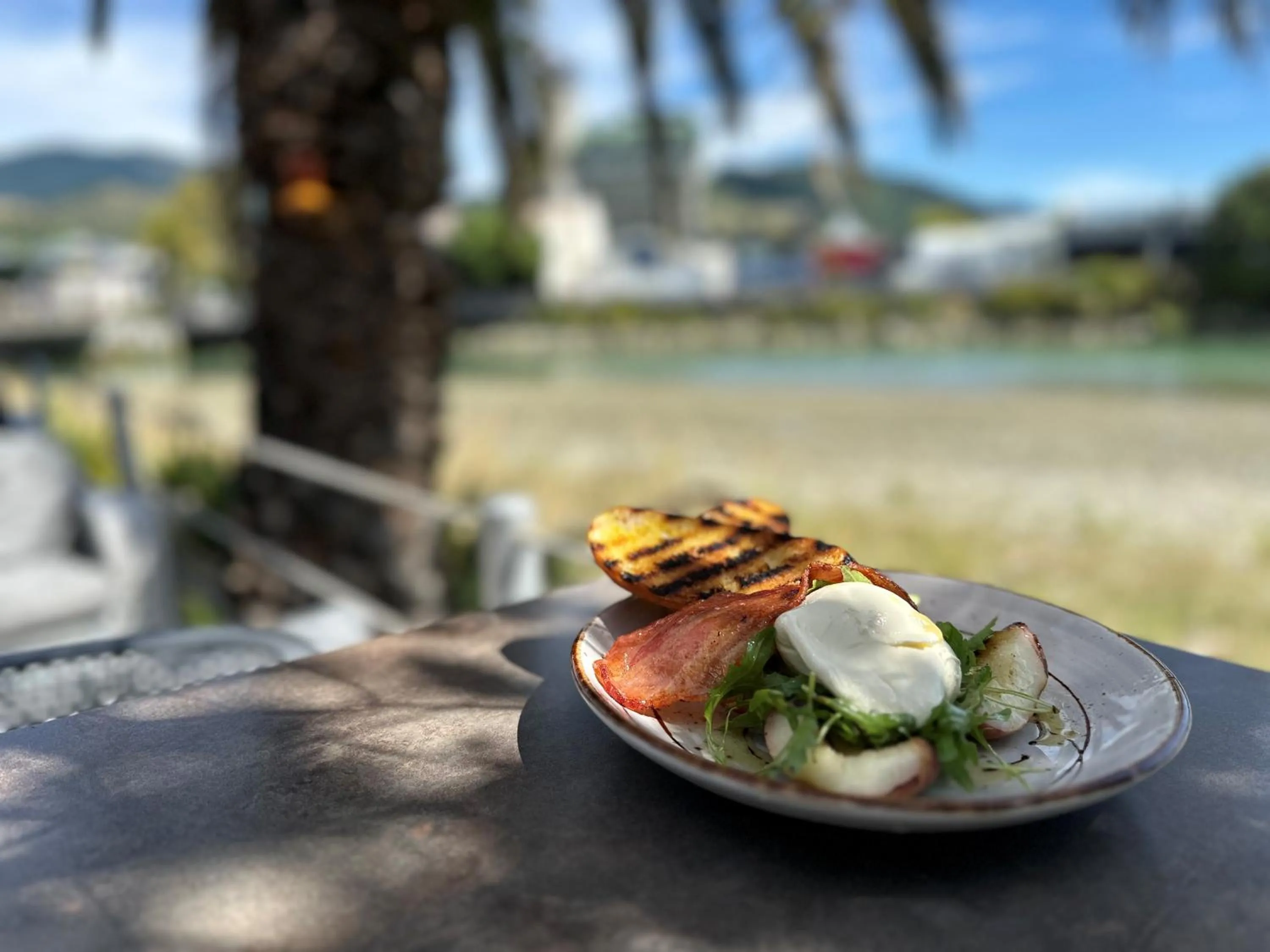 Restaurant/places to eat in Tides Hotel