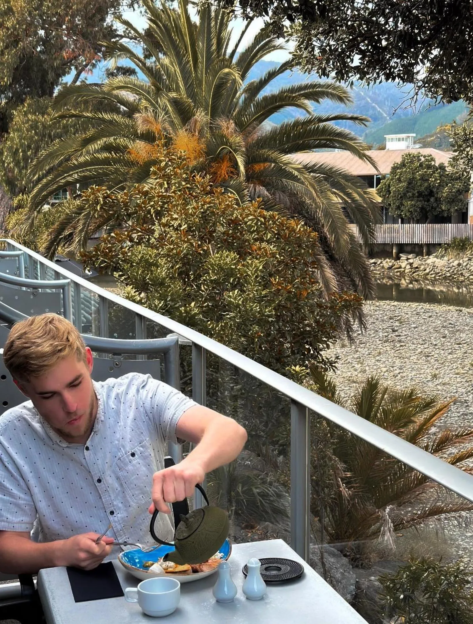 Coffee/tea facilities in Tides Hotel