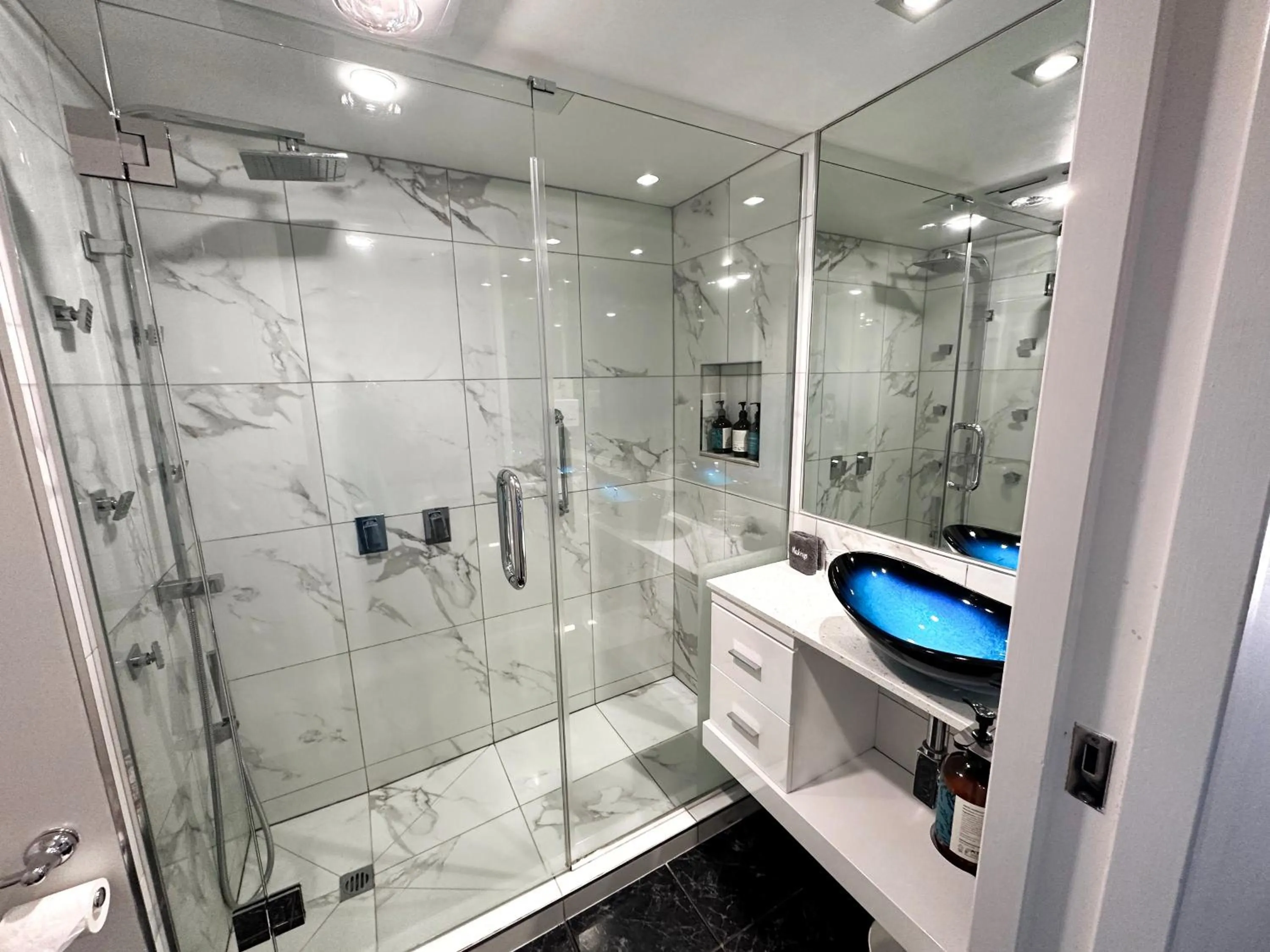 Bathroom in Tides Hotel