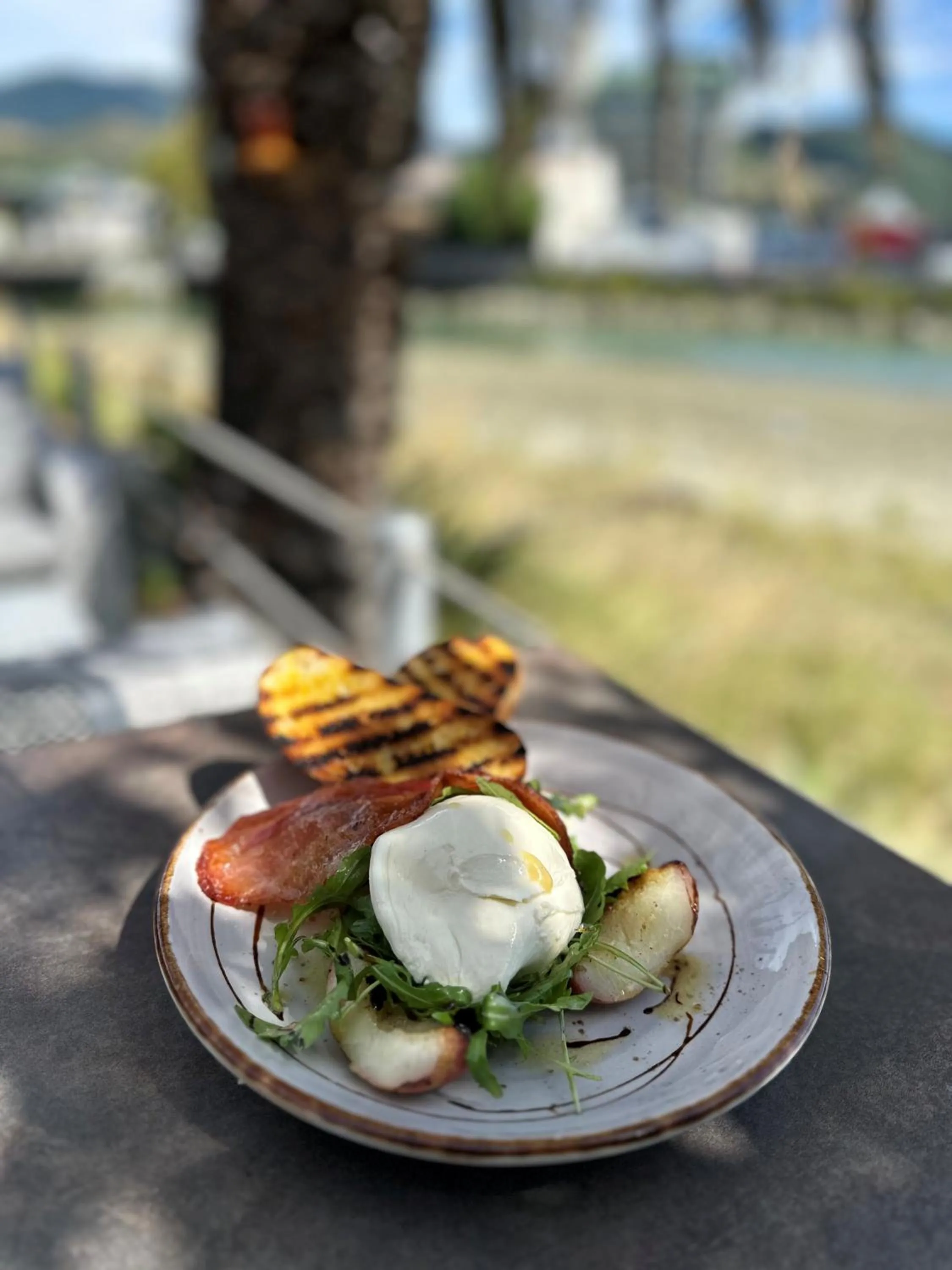 Restaurant/places to eat in Tides Hotel