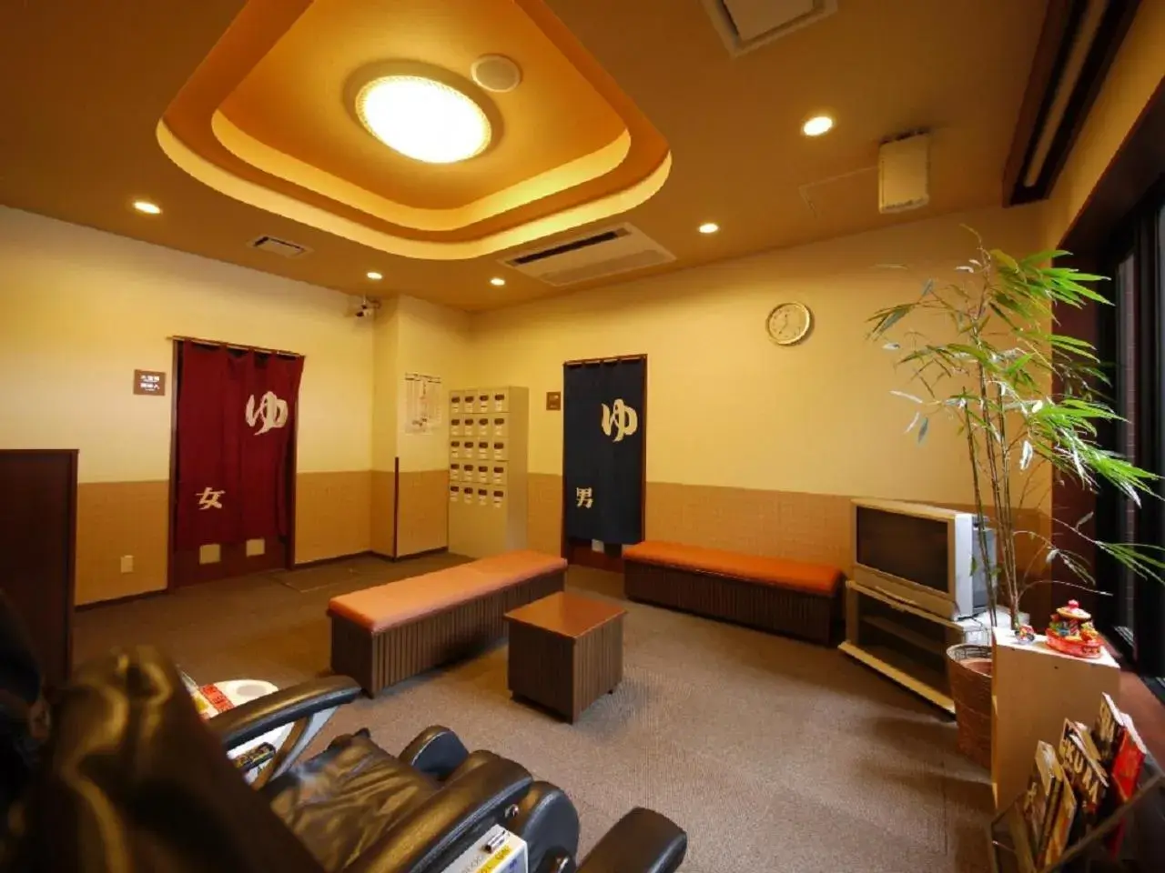Lounge or bar in Hotel Route-Inn Shiojirikita Inter Lounge or bar in Hotel Route-Inn Shiojirikita Inter
