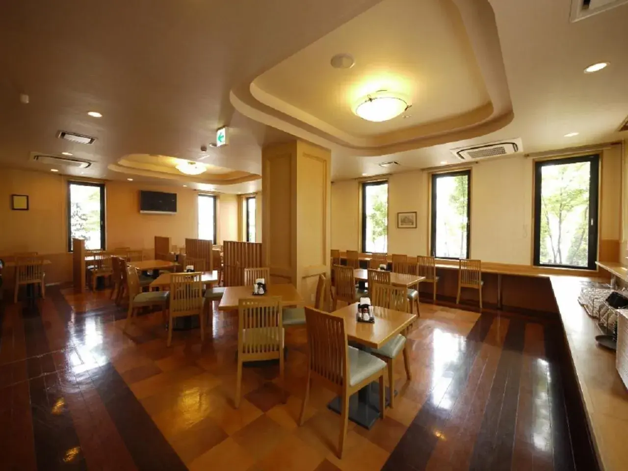 Restaurant/places to eat in Hotel Route-Inn Shiojirikita Inter Restaurant/places to eat in Hotel Route-Inn Shiojirikita Inter