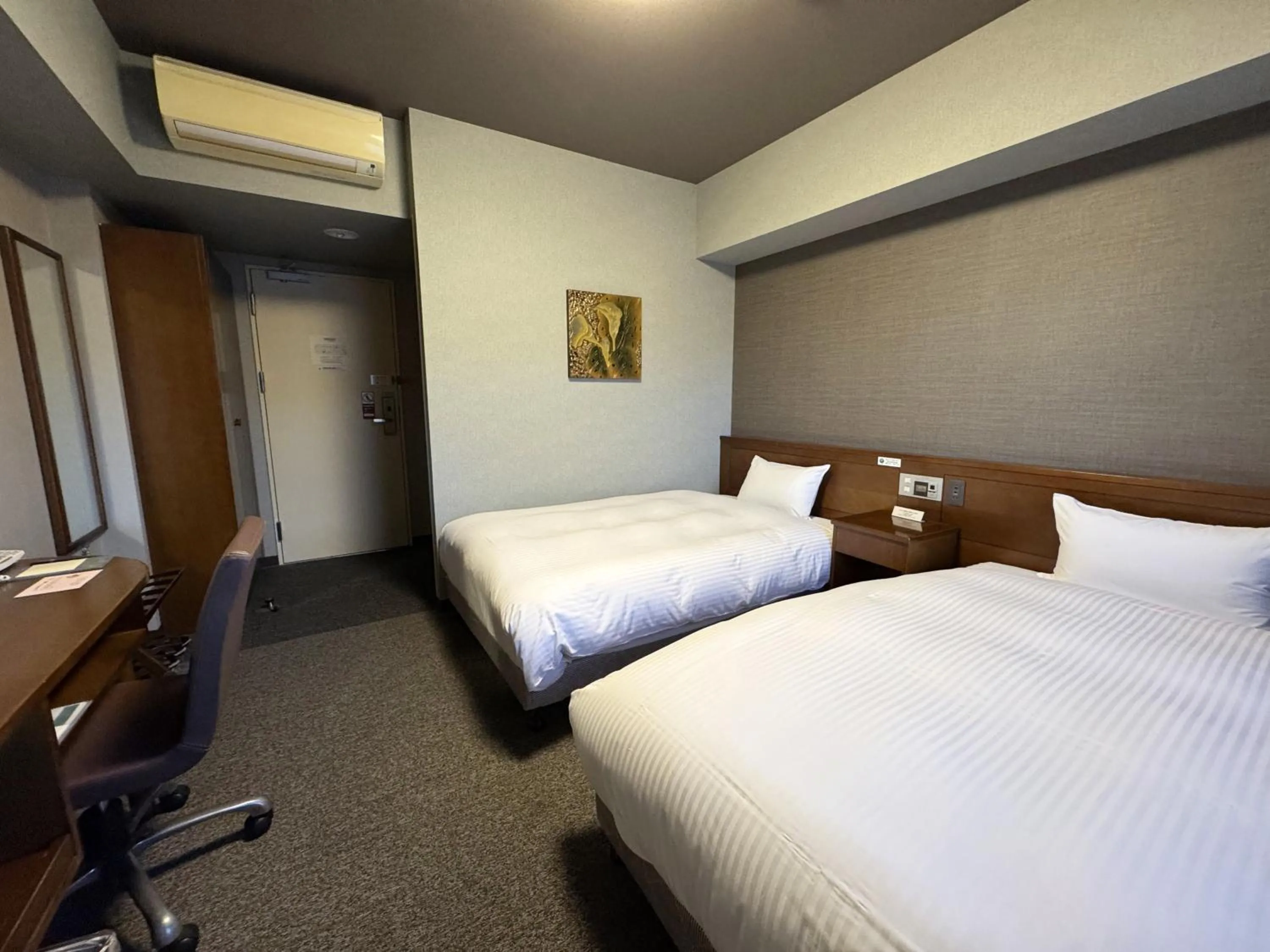 Photo of the whole room, Bed in Hotel Route-Inn Shiojiri