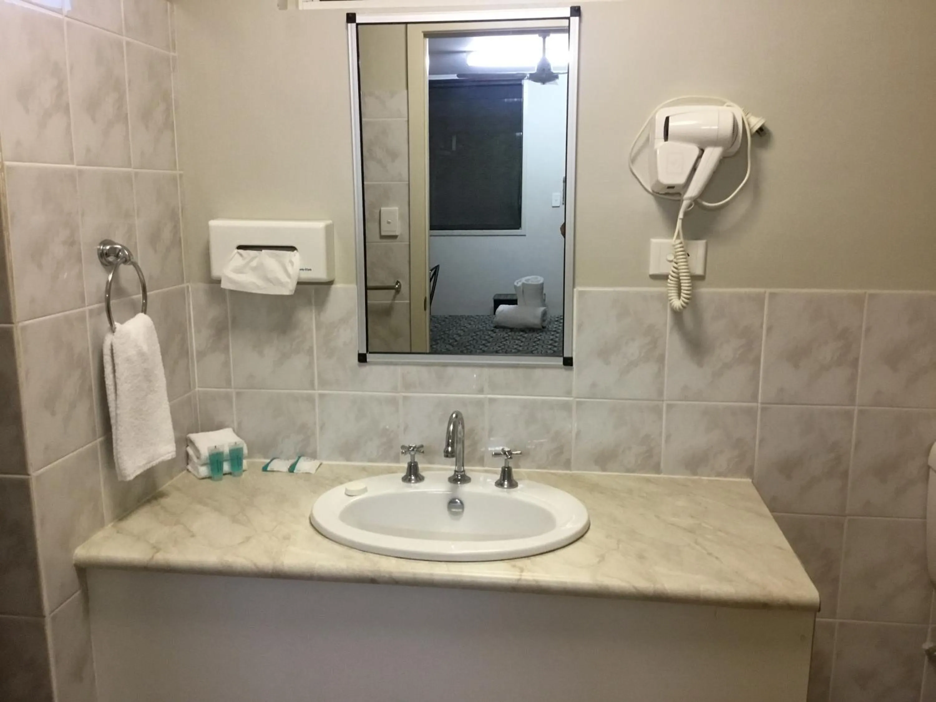 Golden Palms Motor Inn