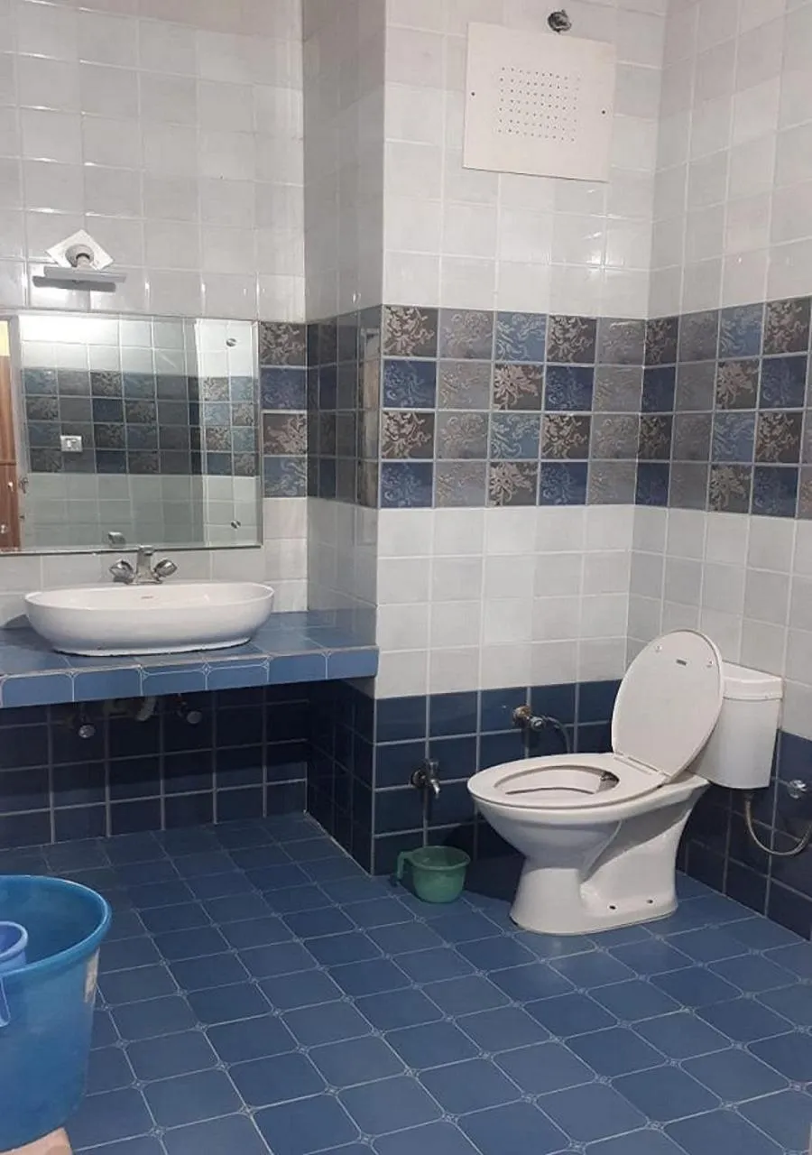 Bathroom in Hotel Ishan