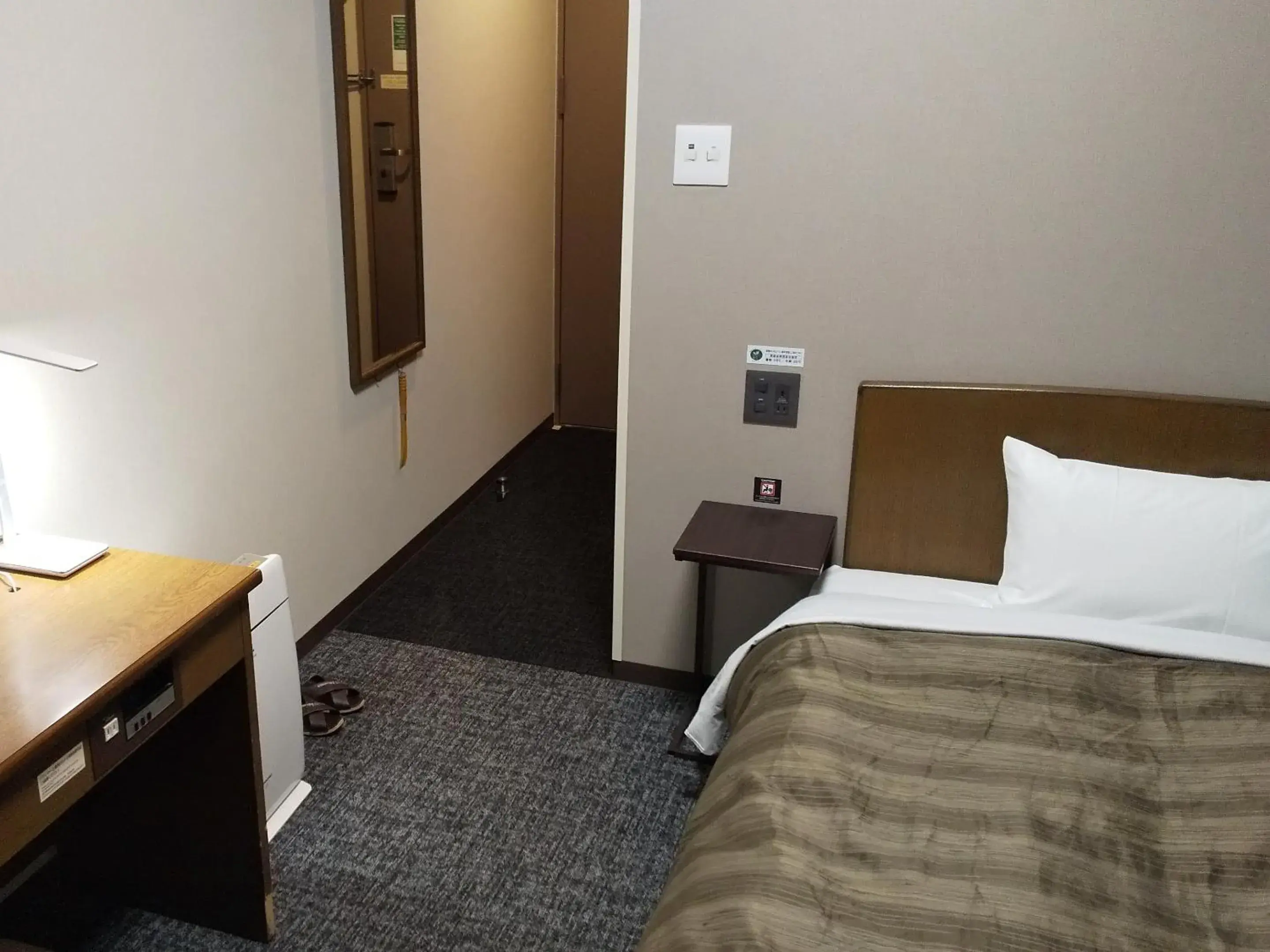 Photo of the whole room, Bed in Hotel Route-Inn Tsu Ekiminami -Kokudo23gou- Photo of the whole room, Bed in Hotel Route-Inn Tsu Ekiminami -Kokudo23gou-