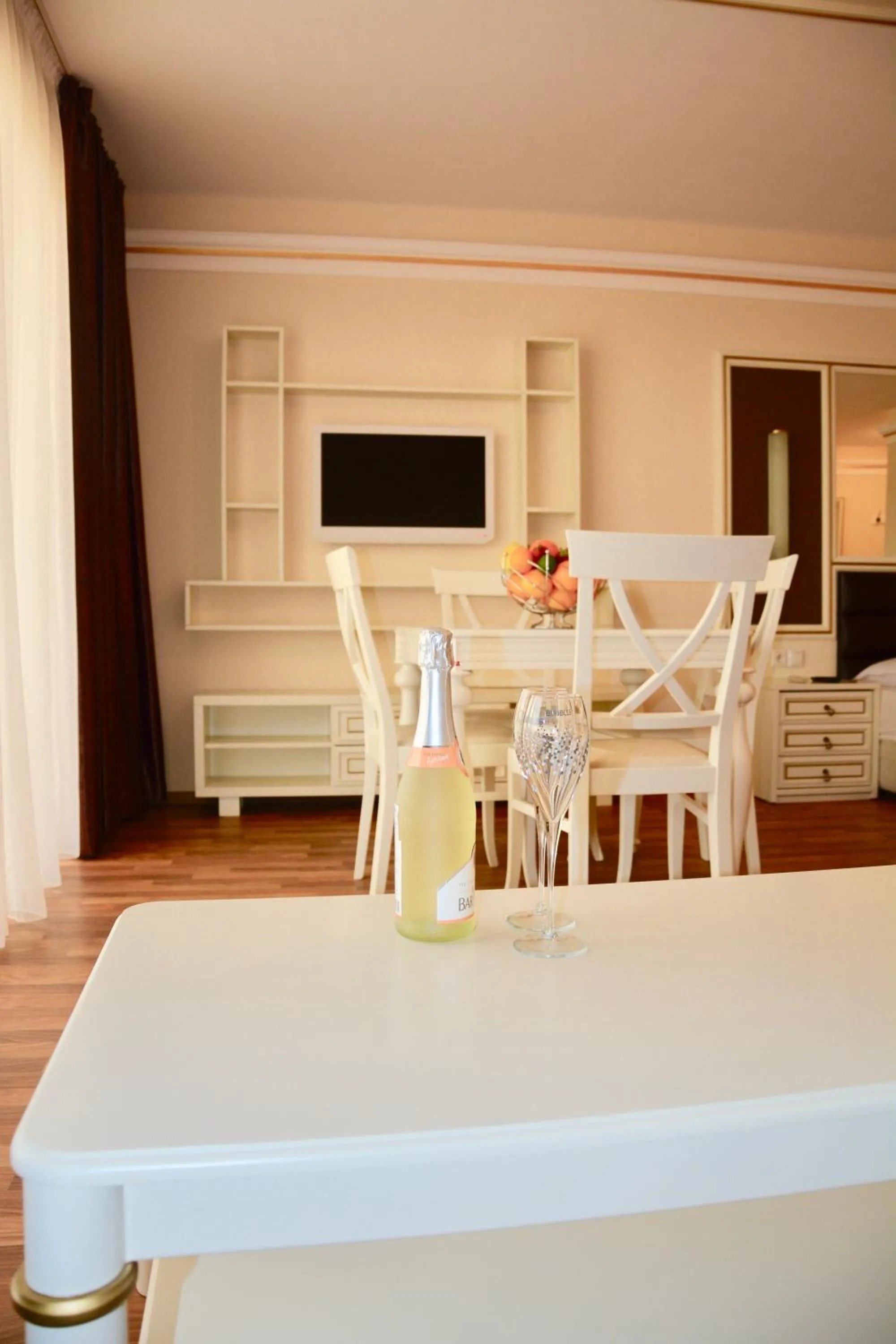 Living room in Golden Rainbow Beach Hotel